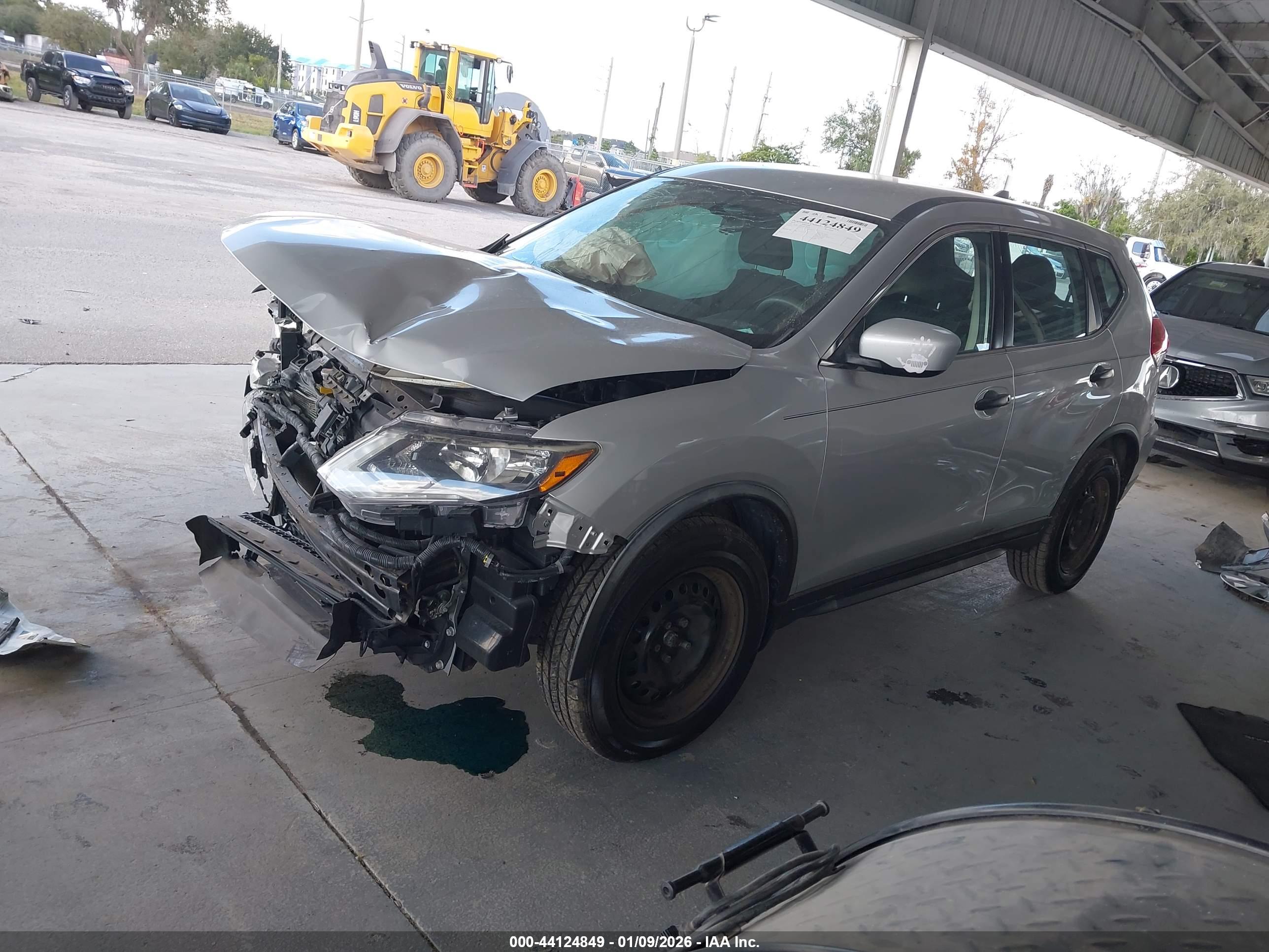 NISSAN ROGUE image 2