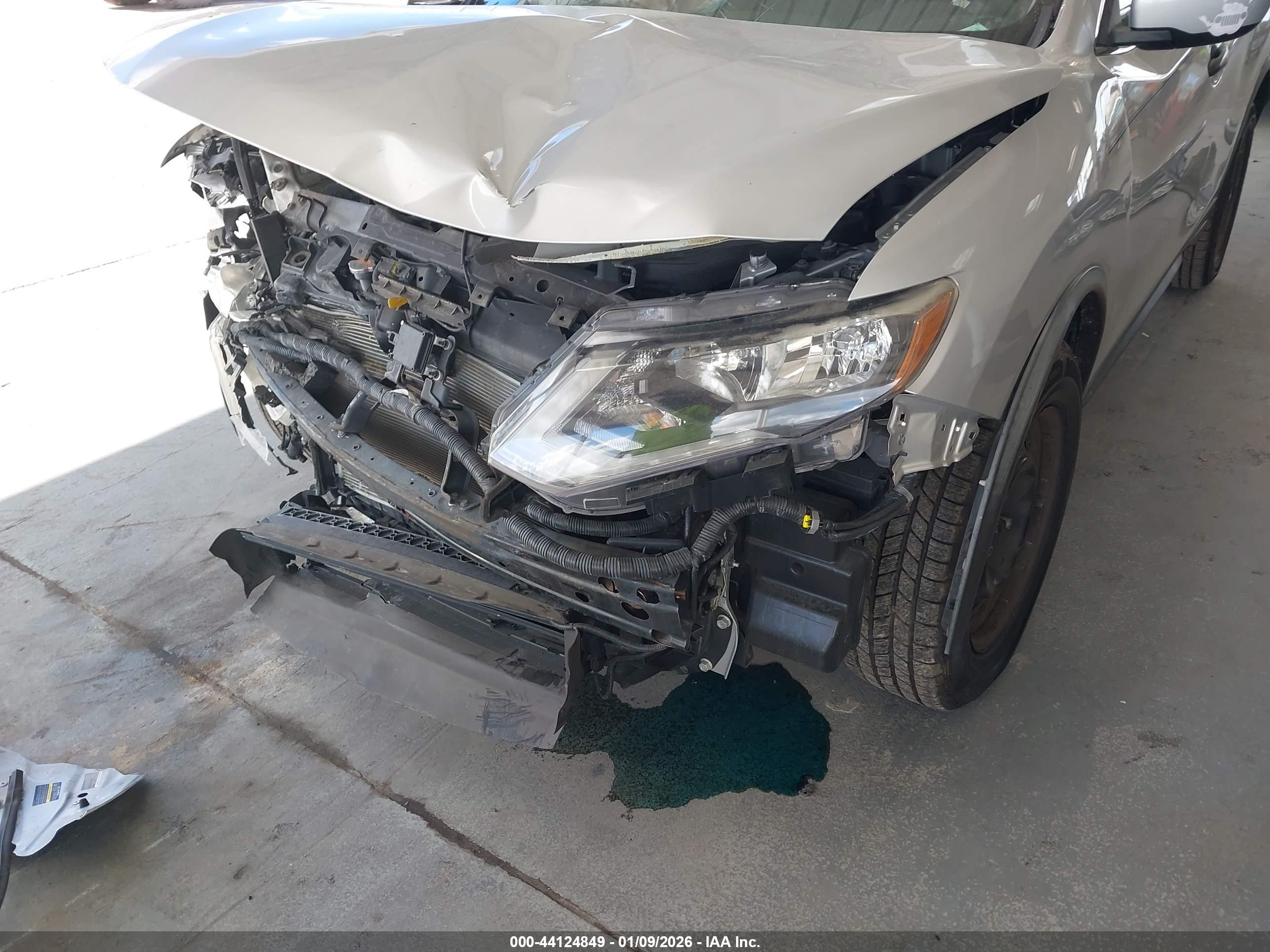 NISSAN ROGUE image 6