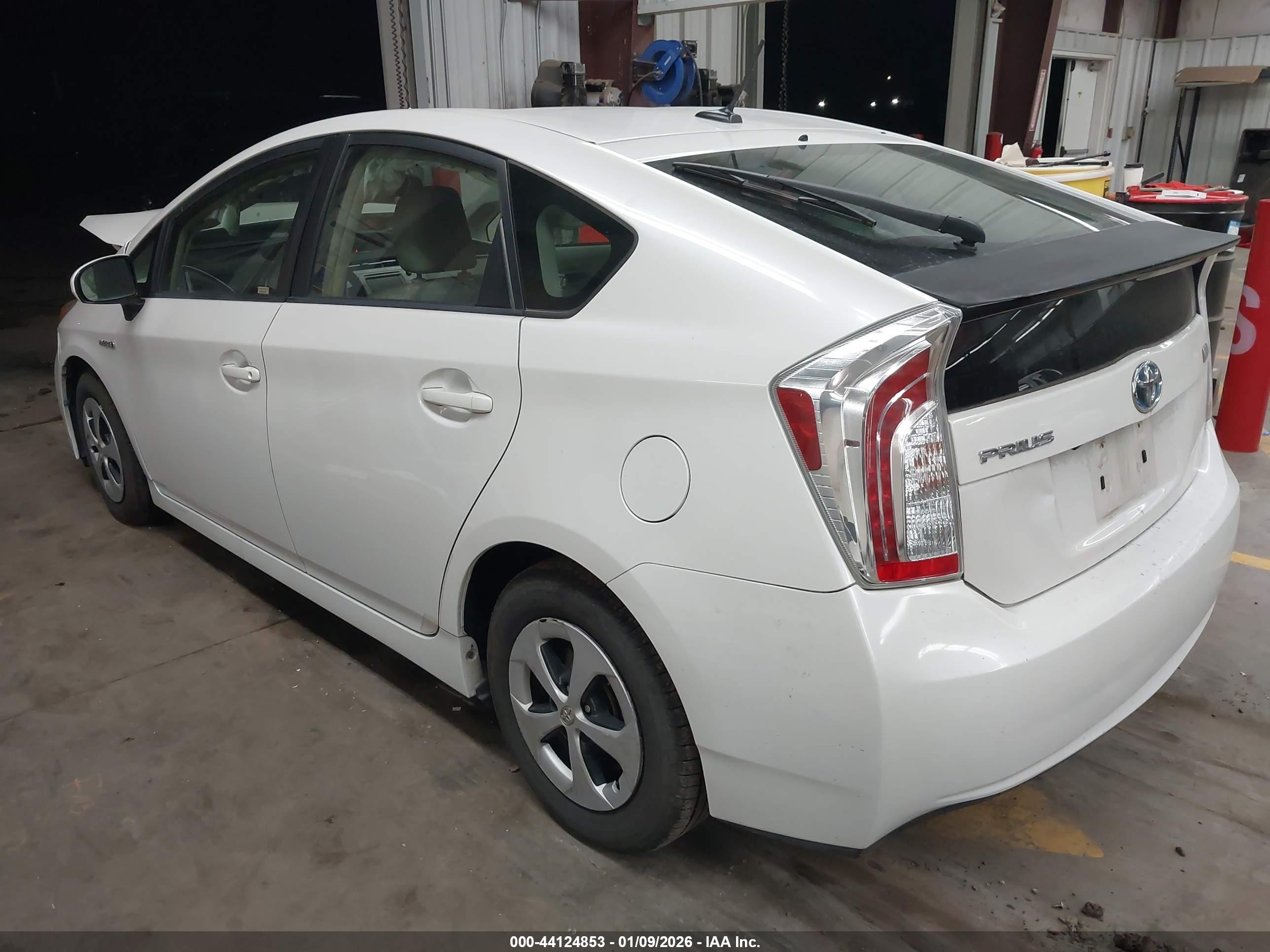 TOYOTA PRIUS image 3