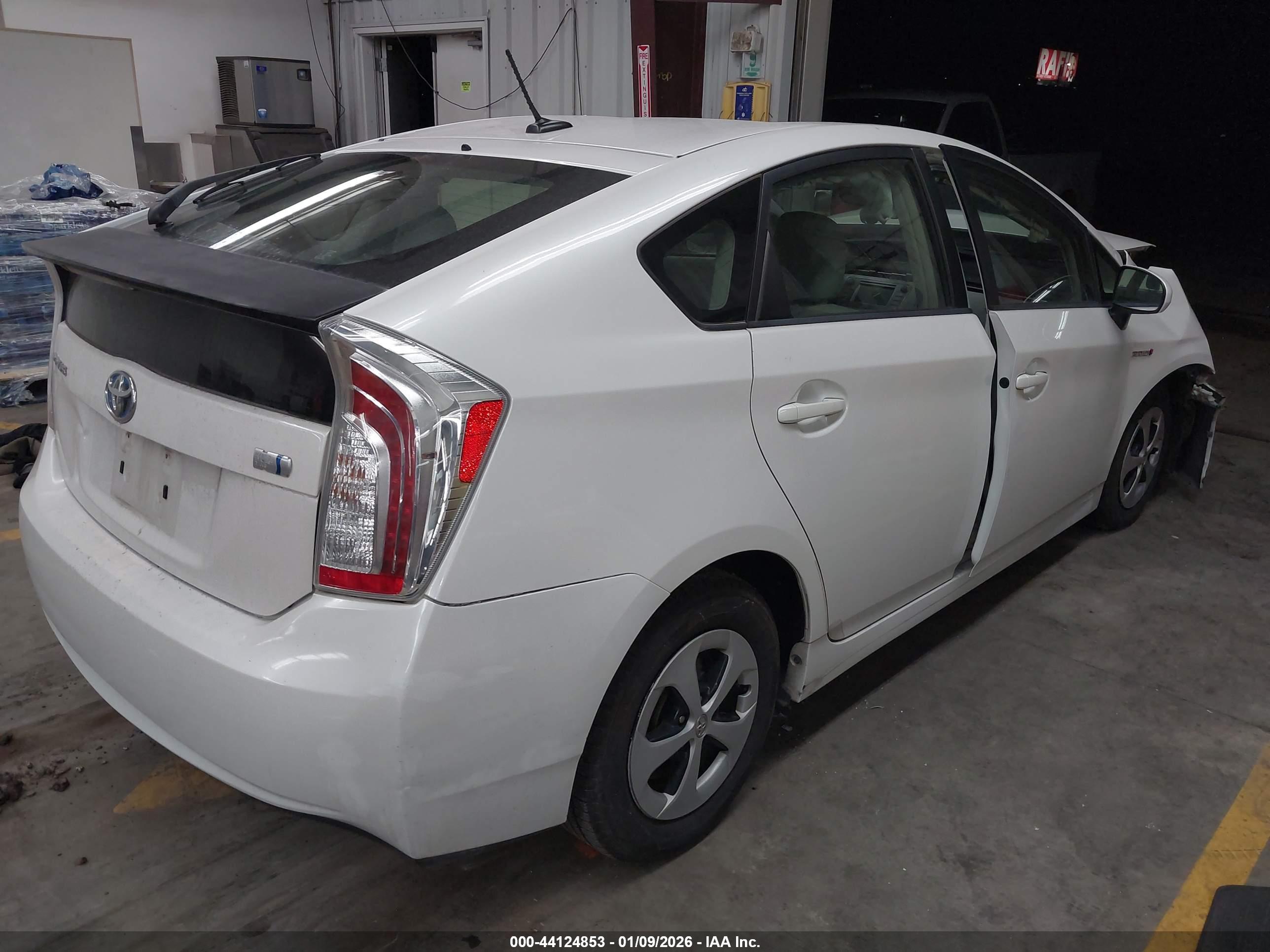 TOYOTA PRIUS image 4