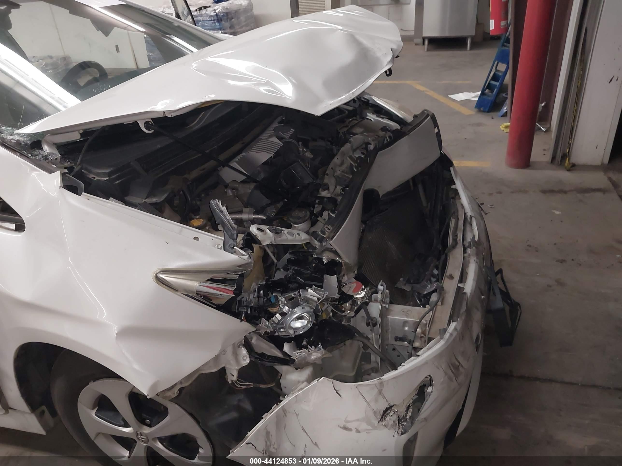 TOYOTA PRIUS image 6