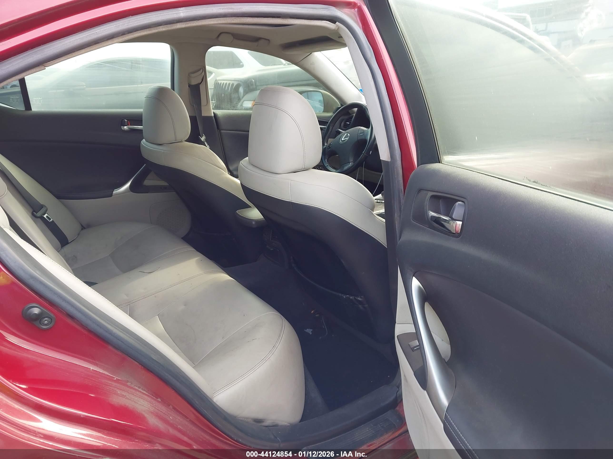 LEXUS IS image 8
