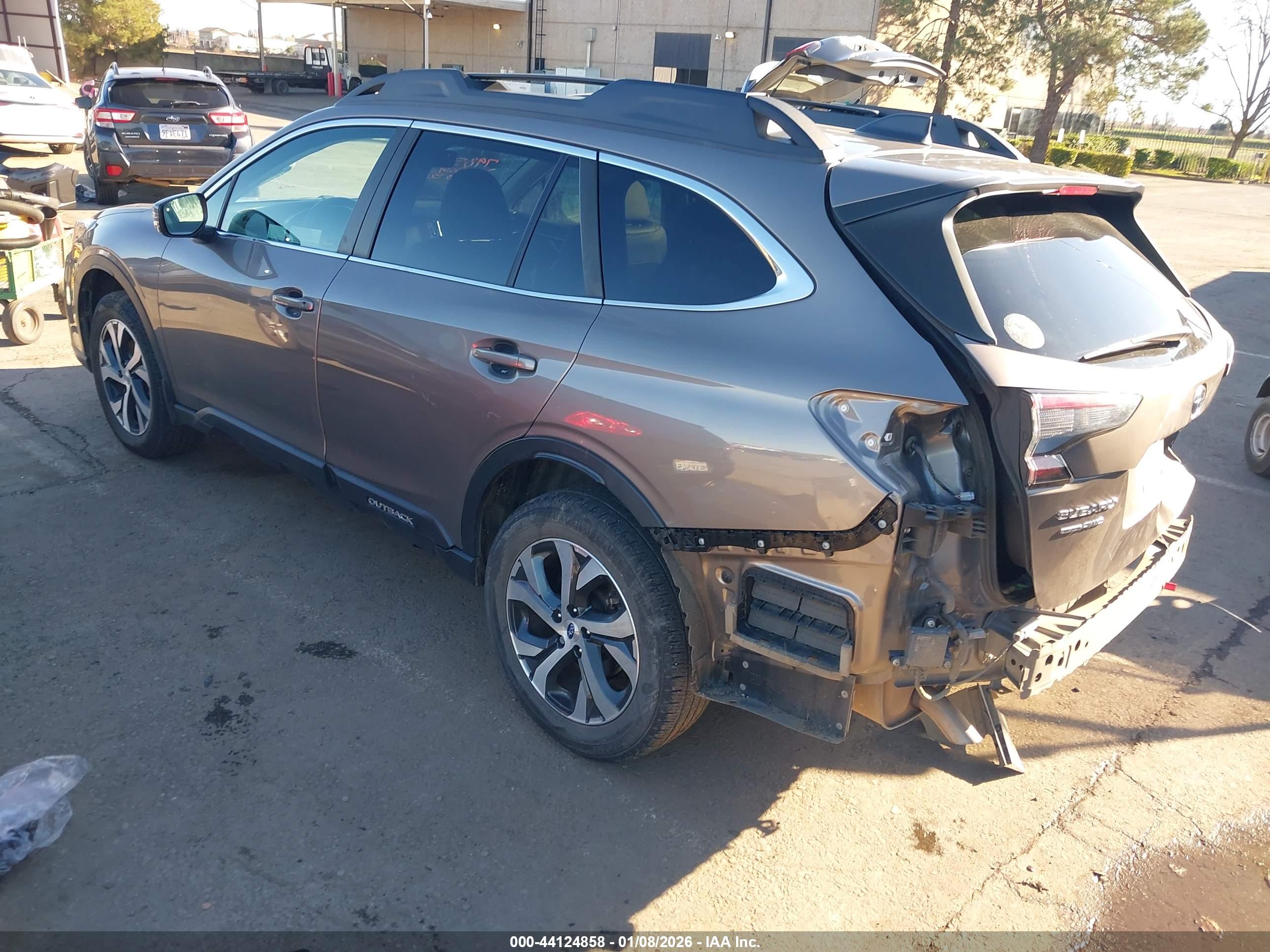 SUBARU OUTBACK image 3