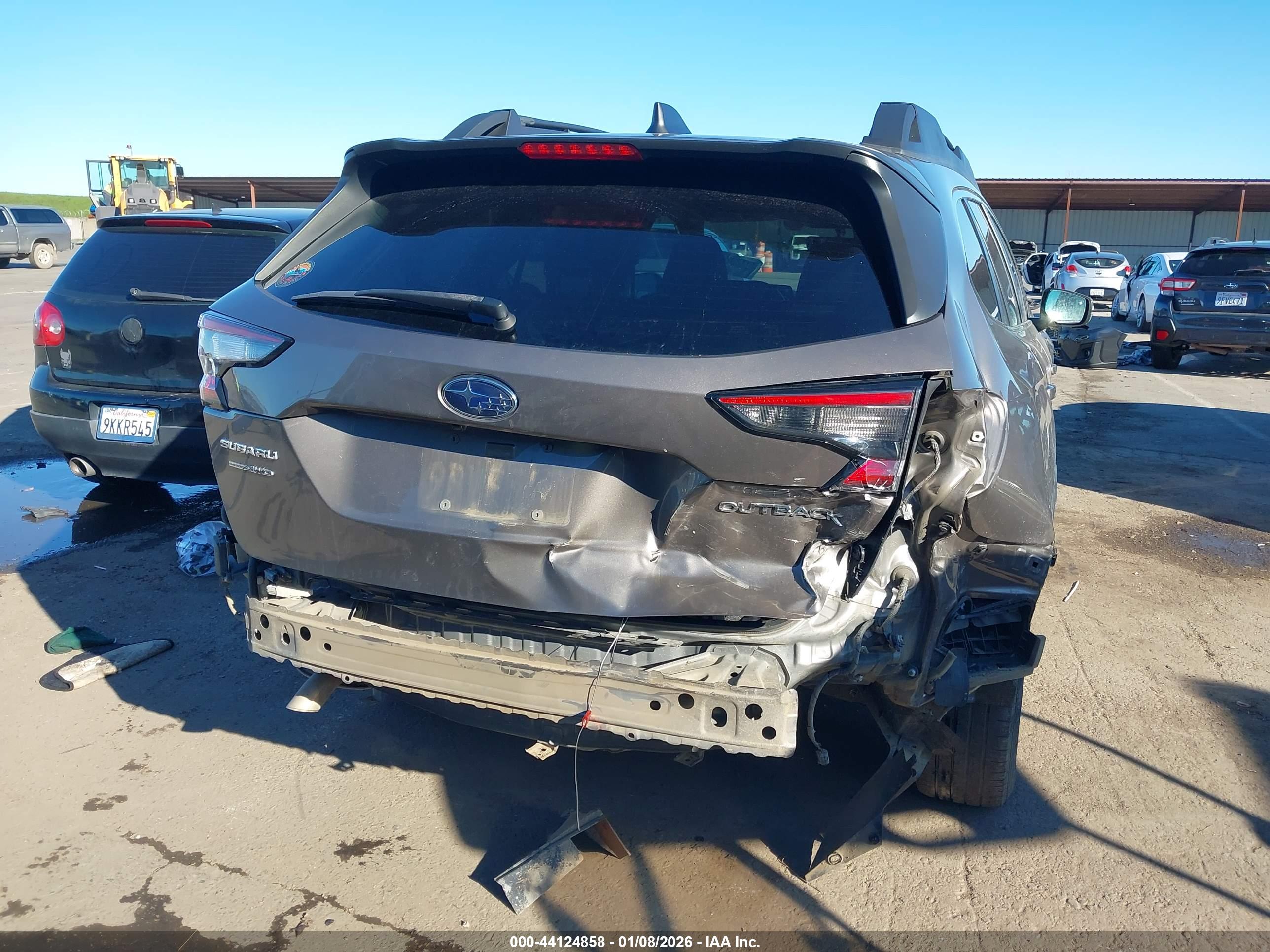 SUBARU OUTBACK image 6