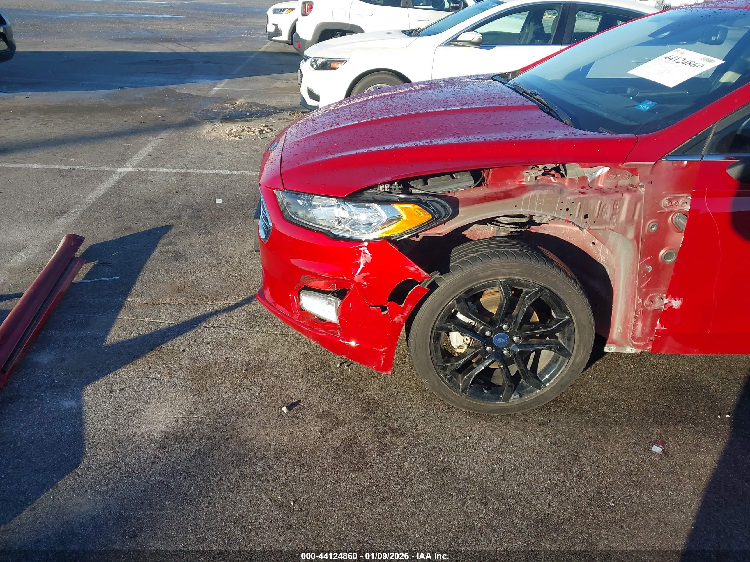 FORD FUSION image 6