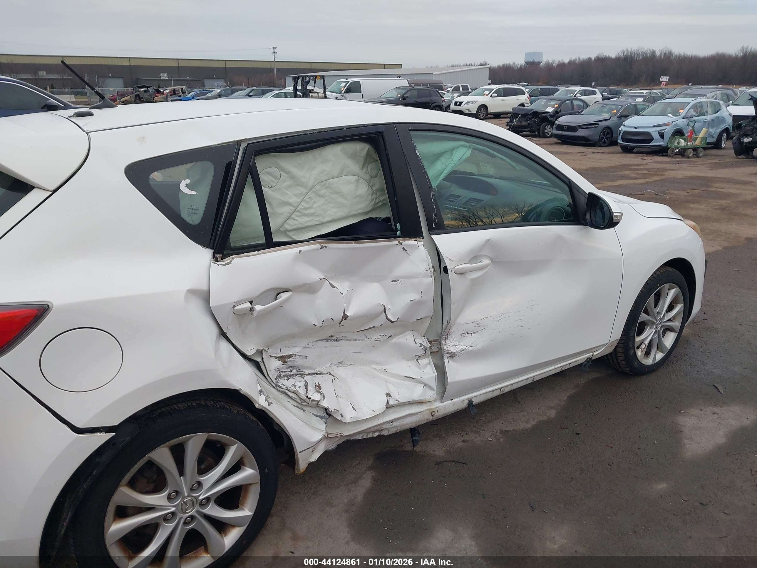 MAZDA MAZDA3 image 6