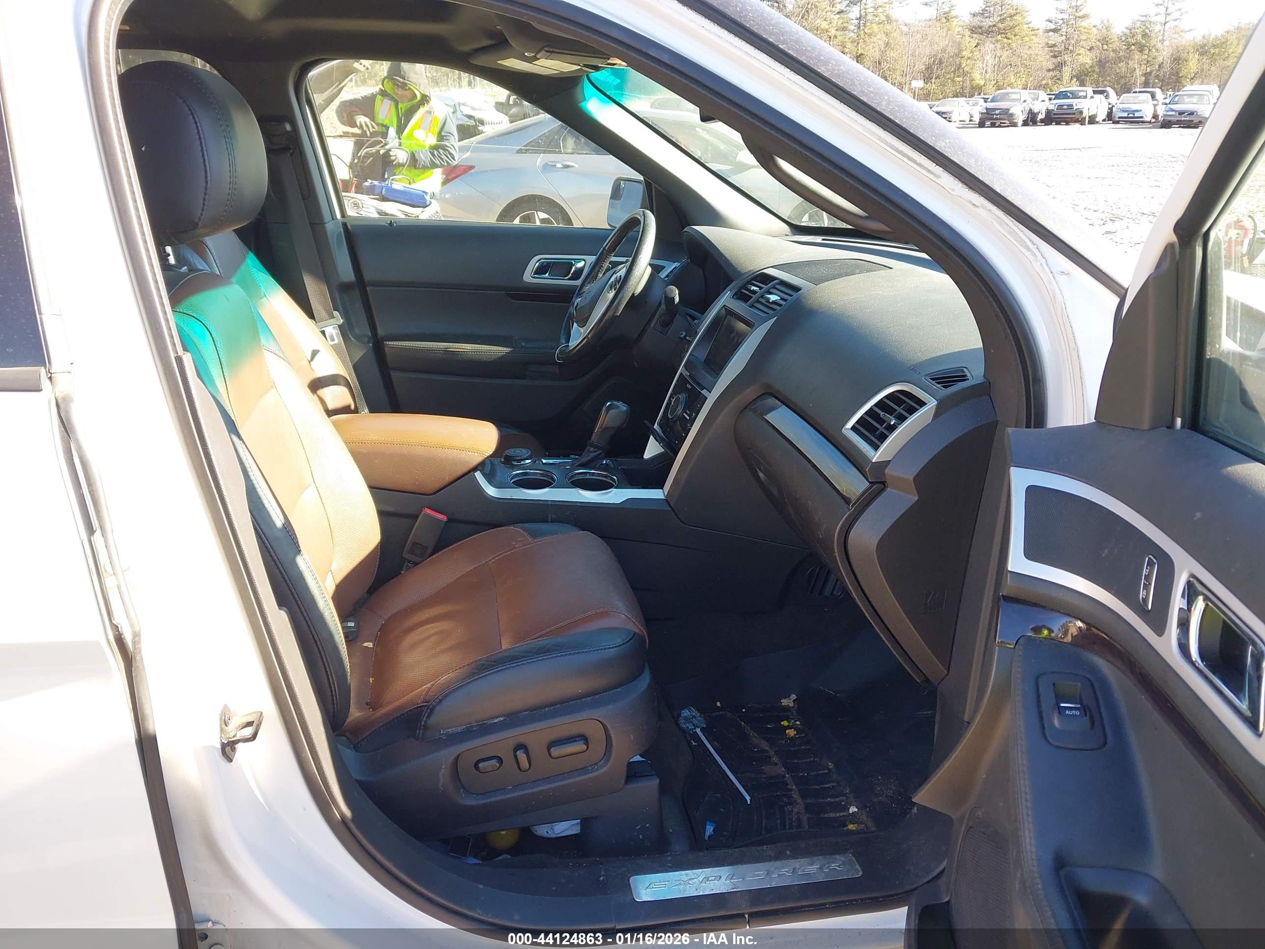 FORD EXPLORER image 5