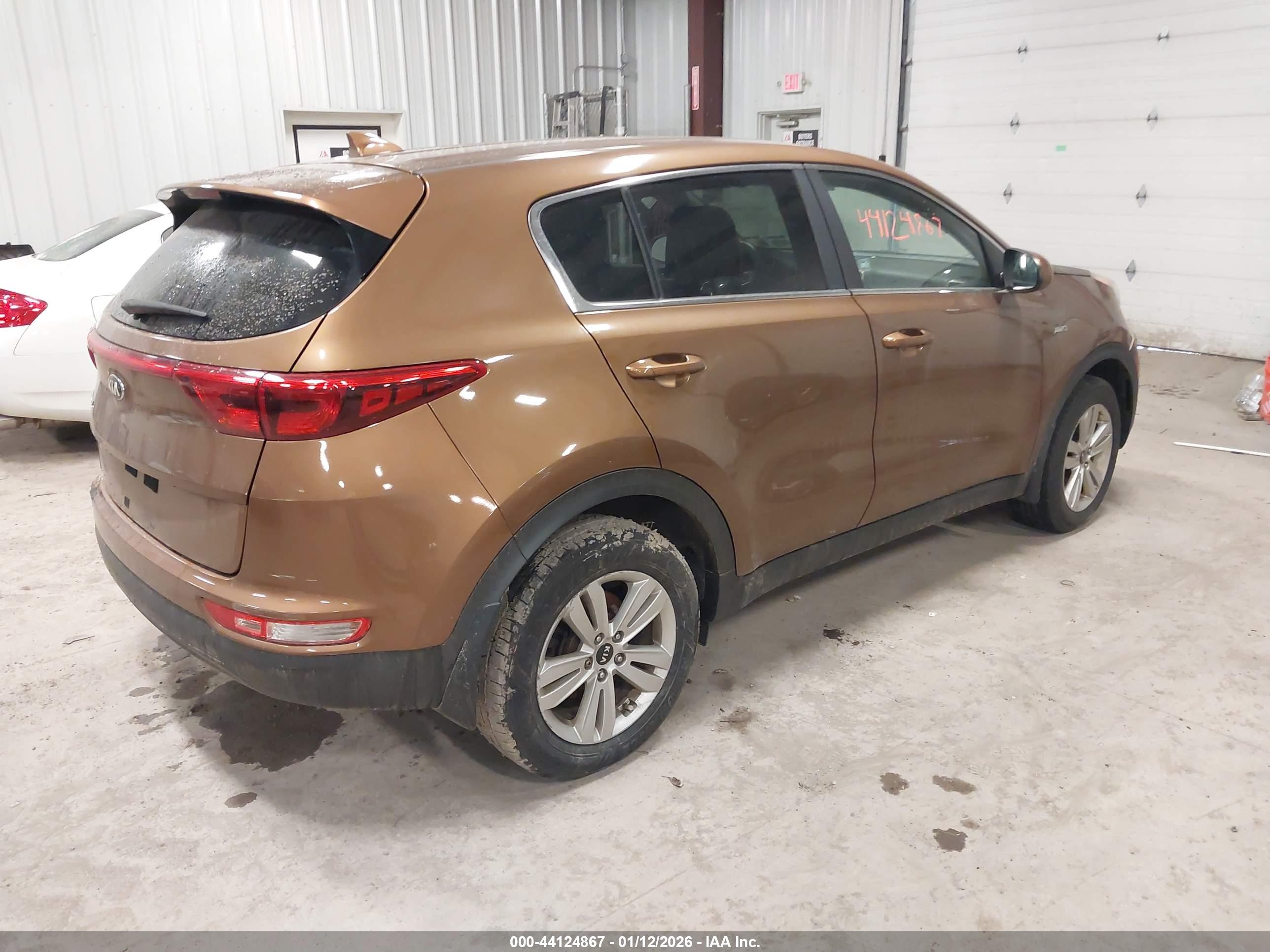 KIA SPORTAGE image 4