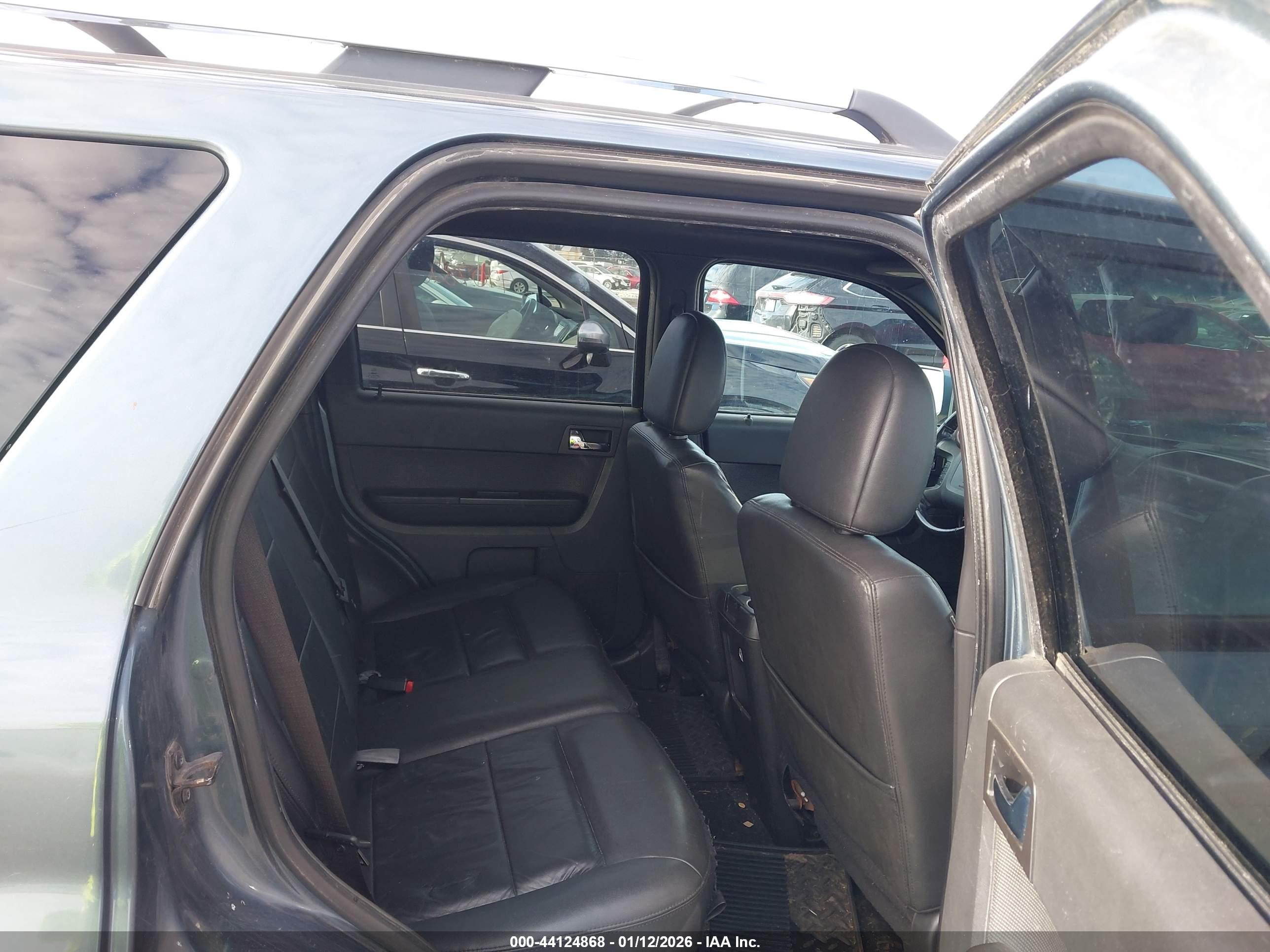 FORD ESCAPE image 8