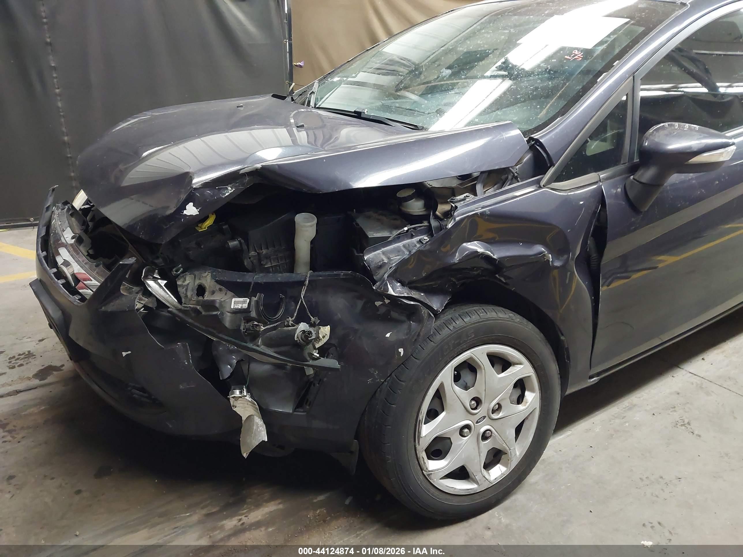 FORD FIESTA image 6