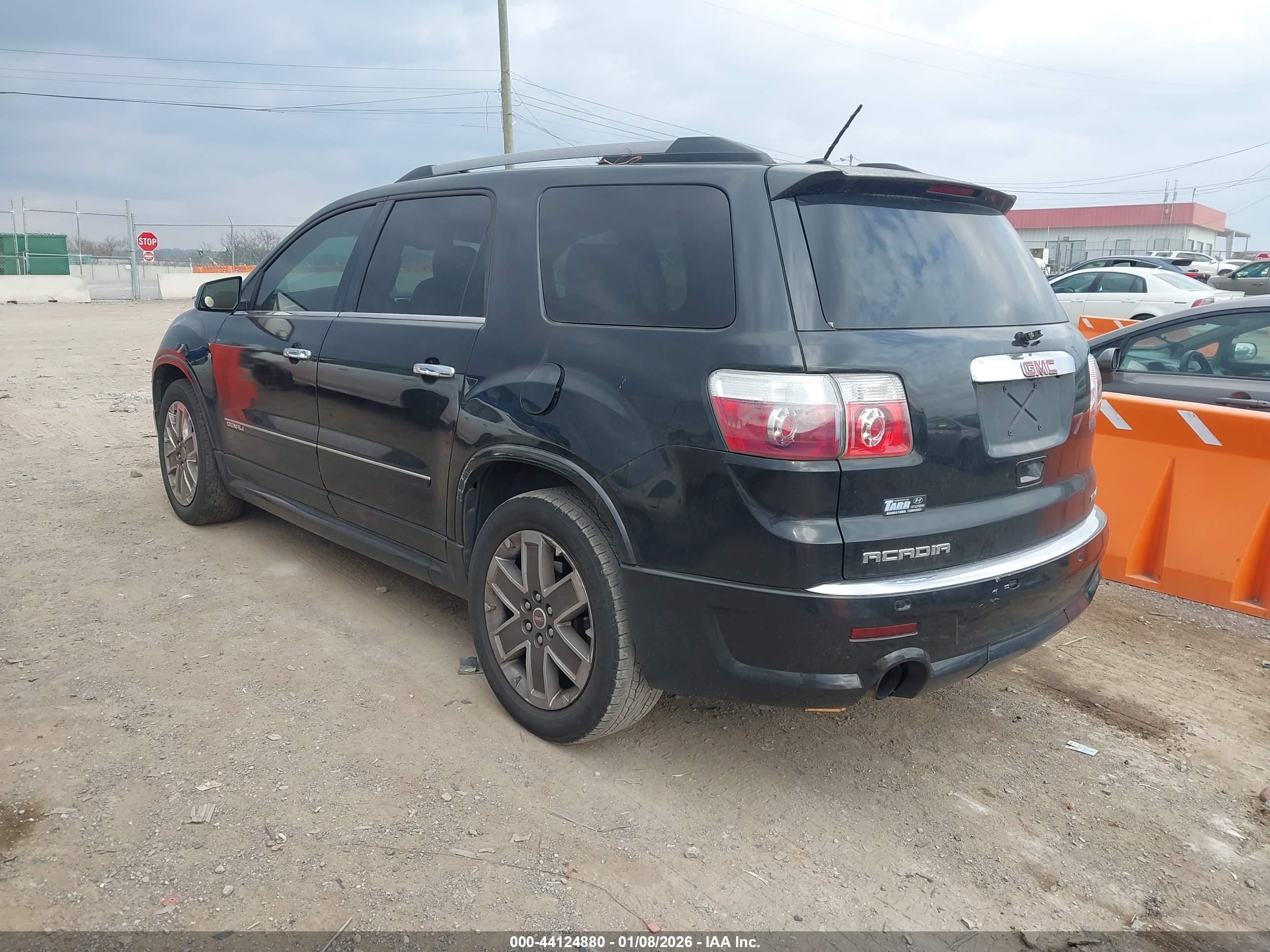 GMC ACADIA image 3