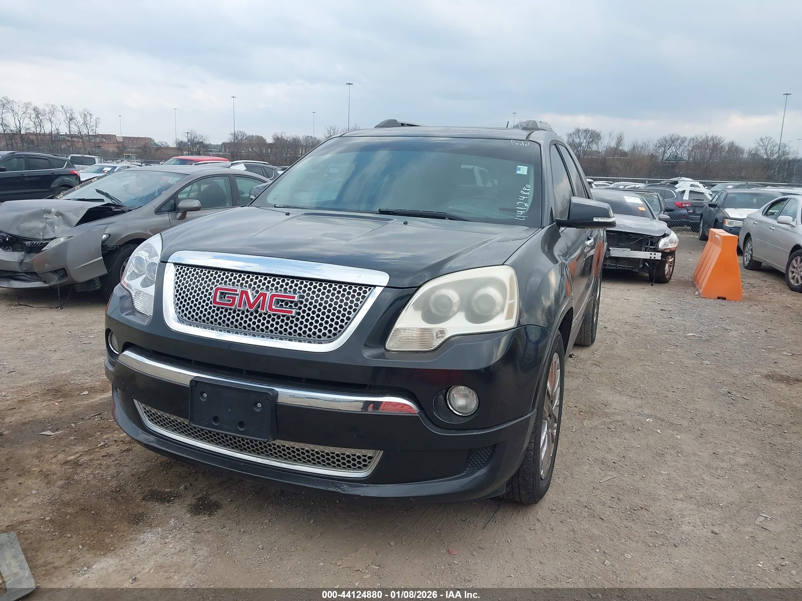 GMC ACADIA image 6
