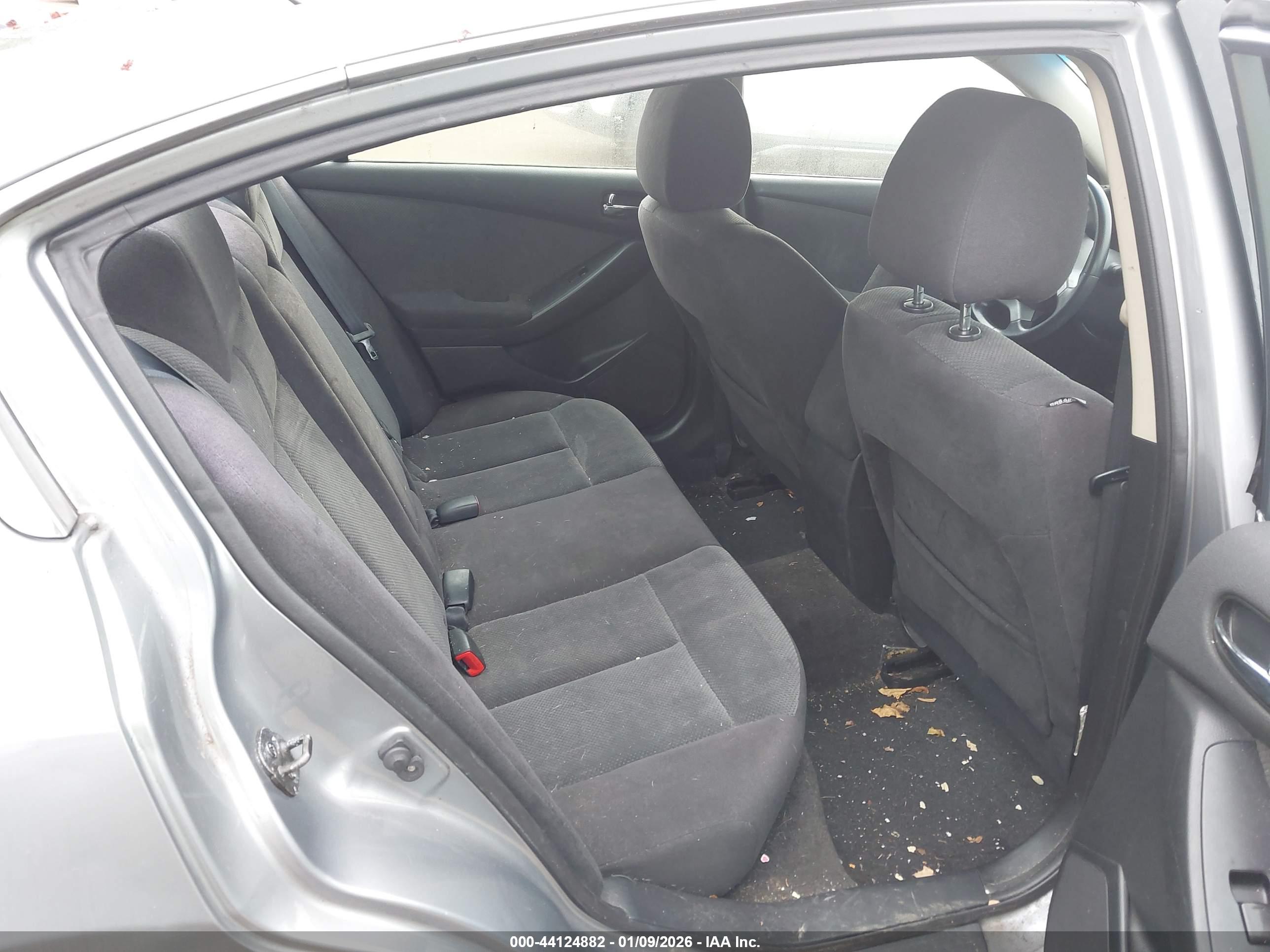 NISSAN ALTIMA image 8