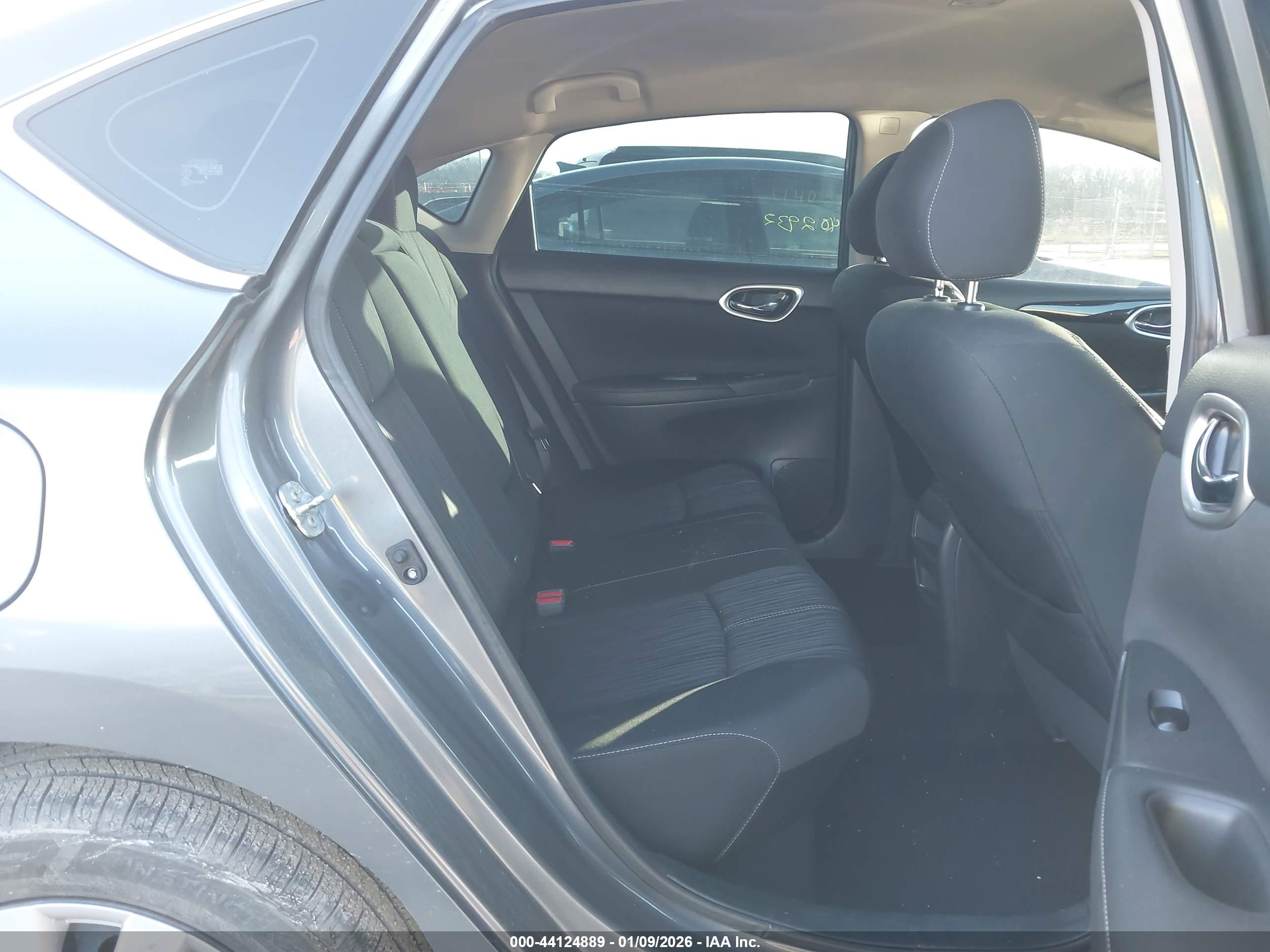 NISSAN SENTRA image 8