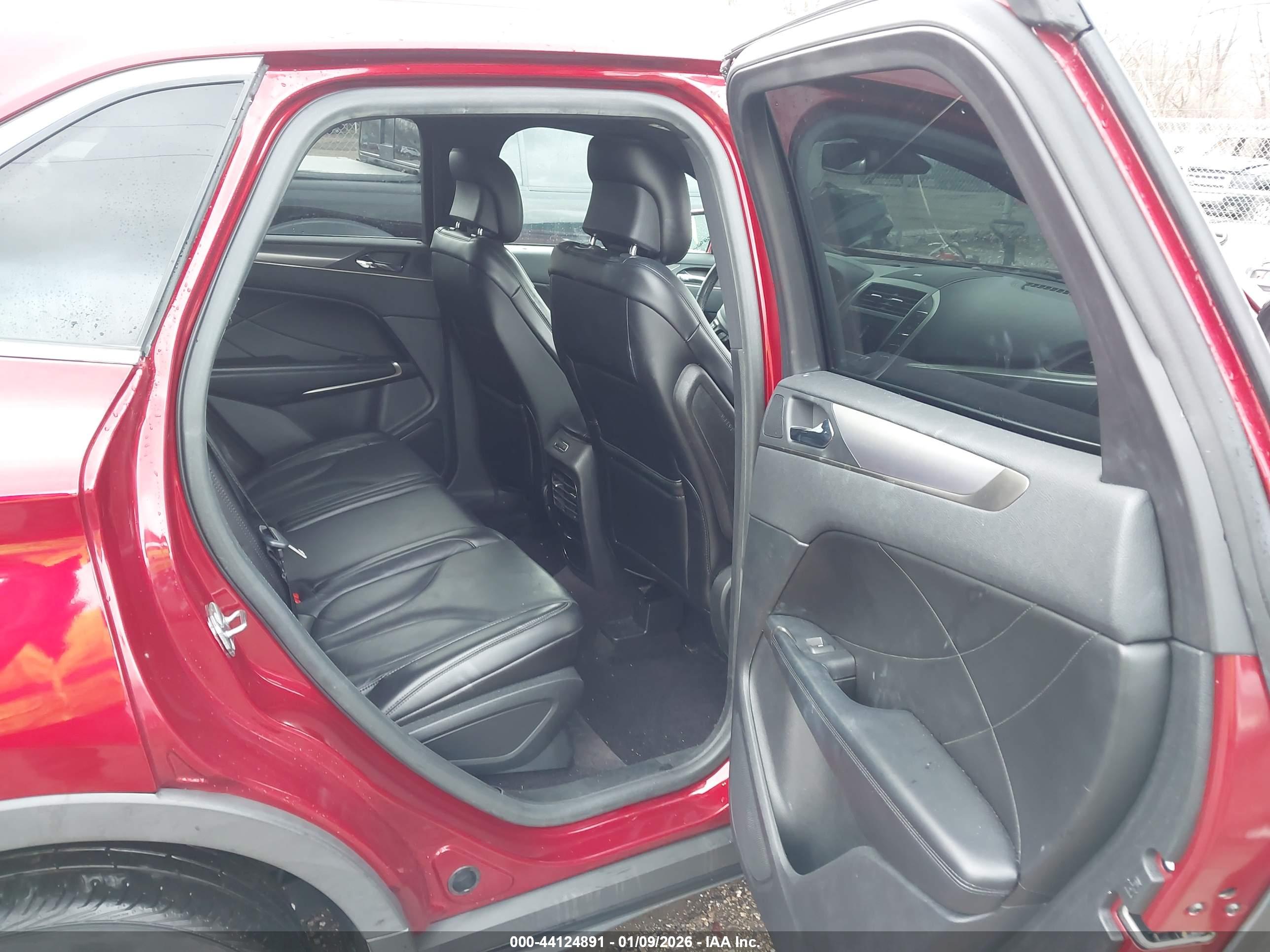 LINCOLN MKC image 8