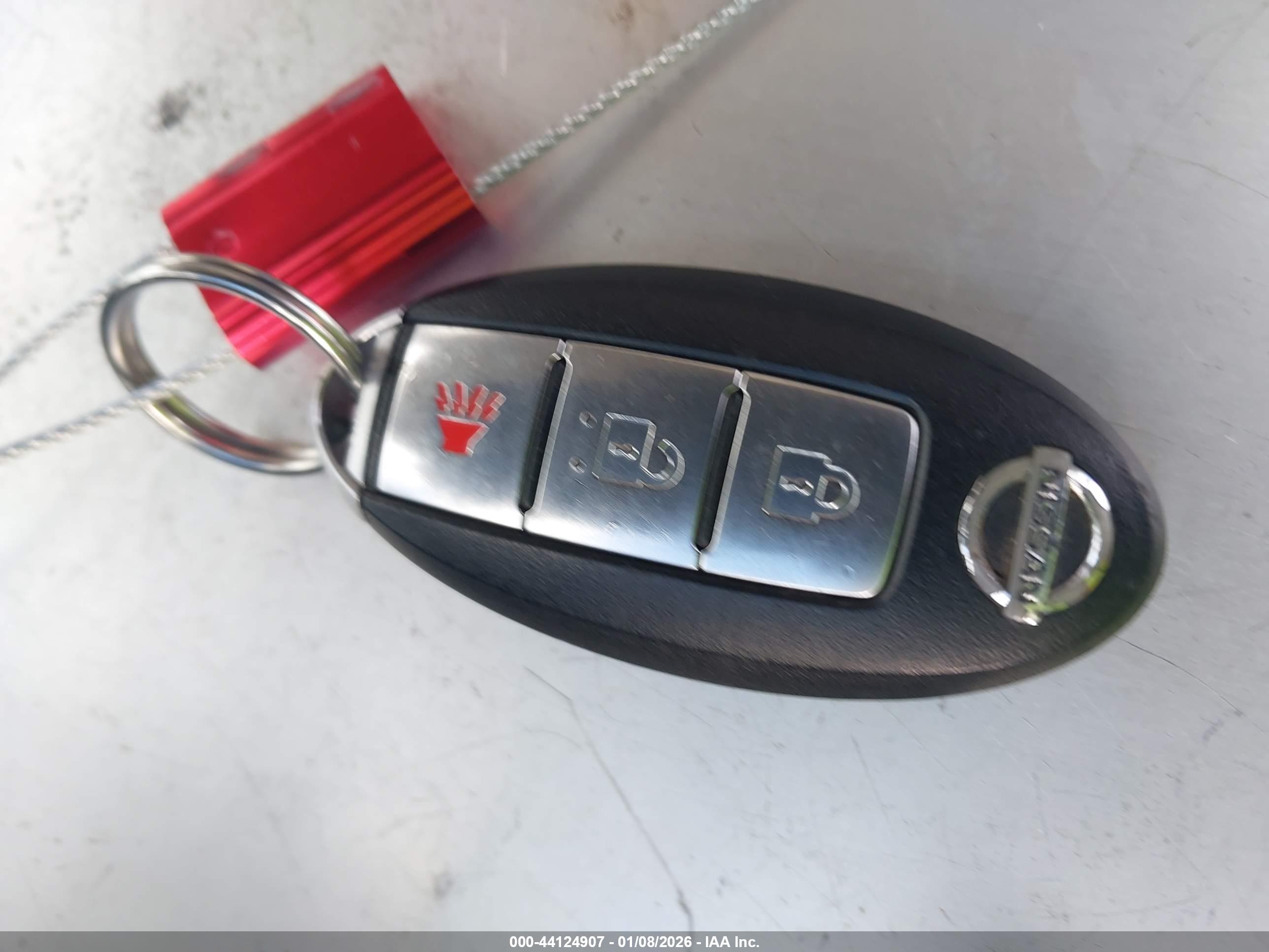 NISSAN ROGUE image 11
