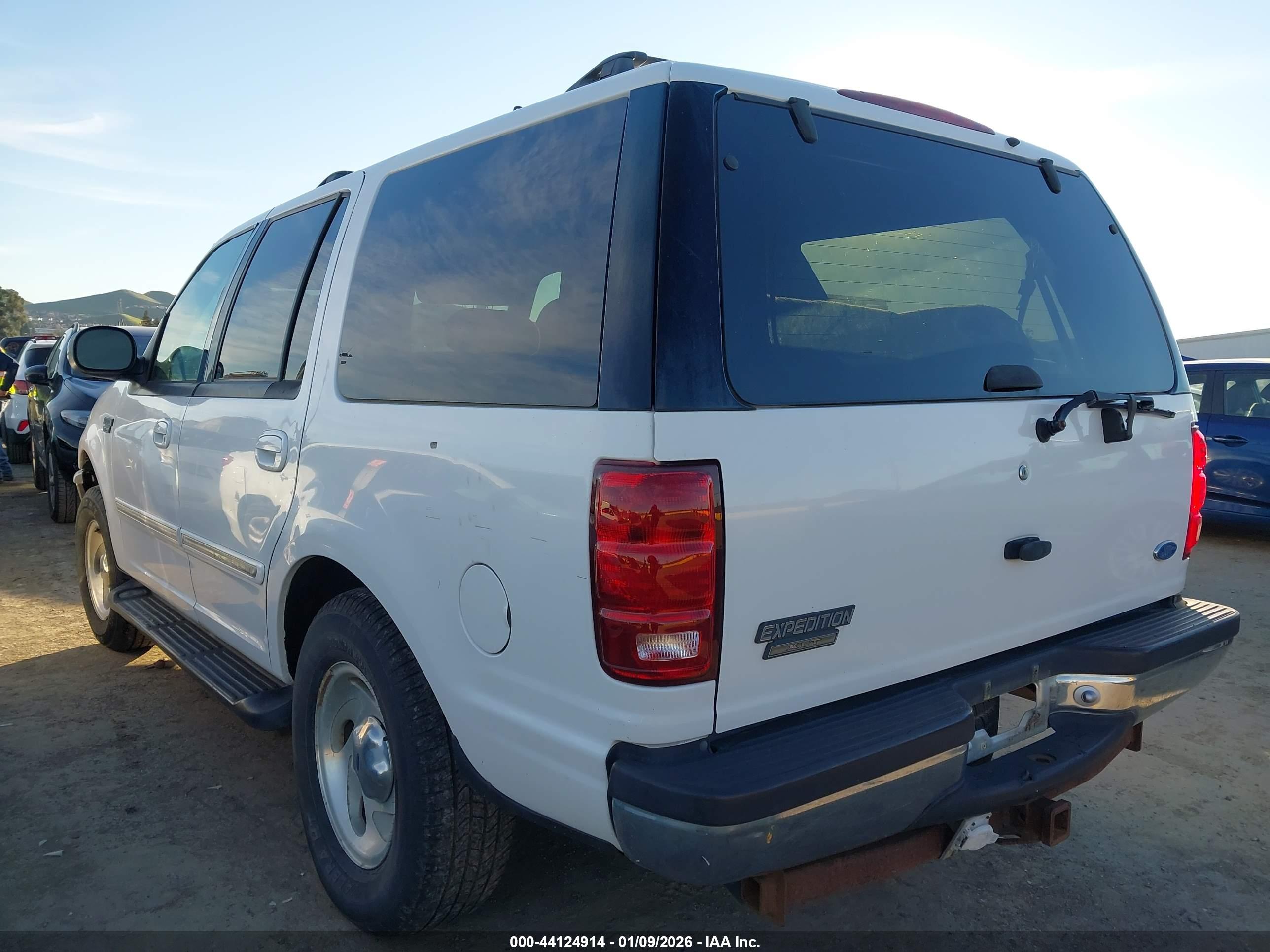 FORD EXPEDITION image 3