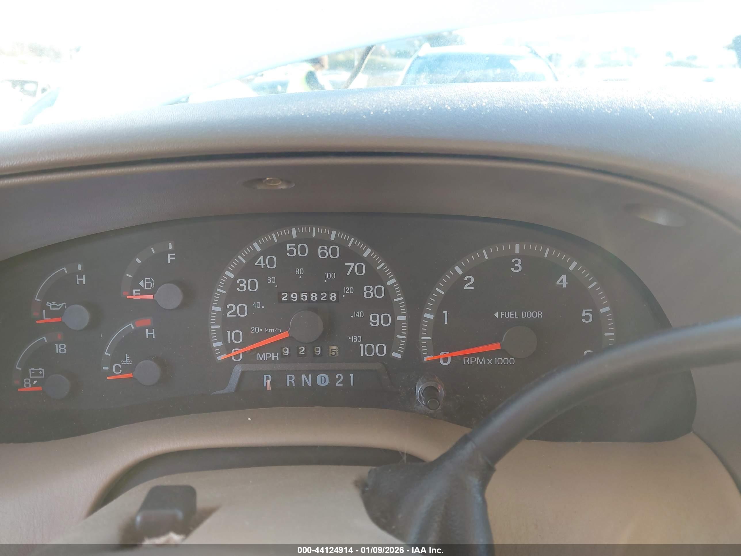FORD EXPEDITION image 7