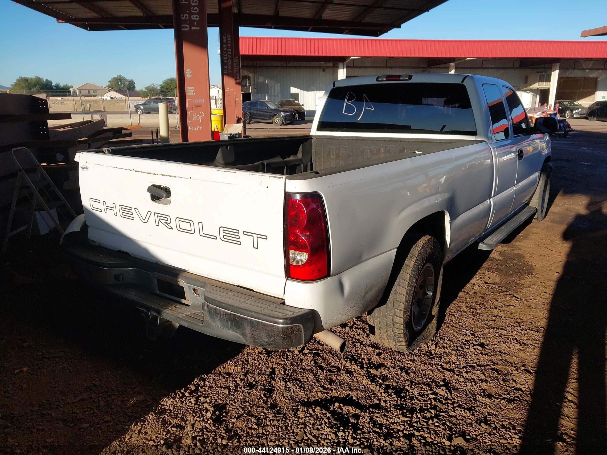 CHEVROLET SILVERADO image 4