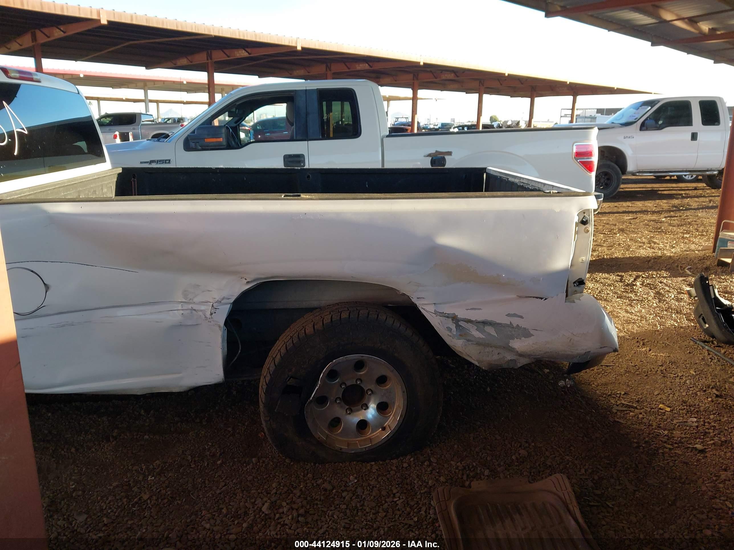 CHEVROLET SILVERADO image 6