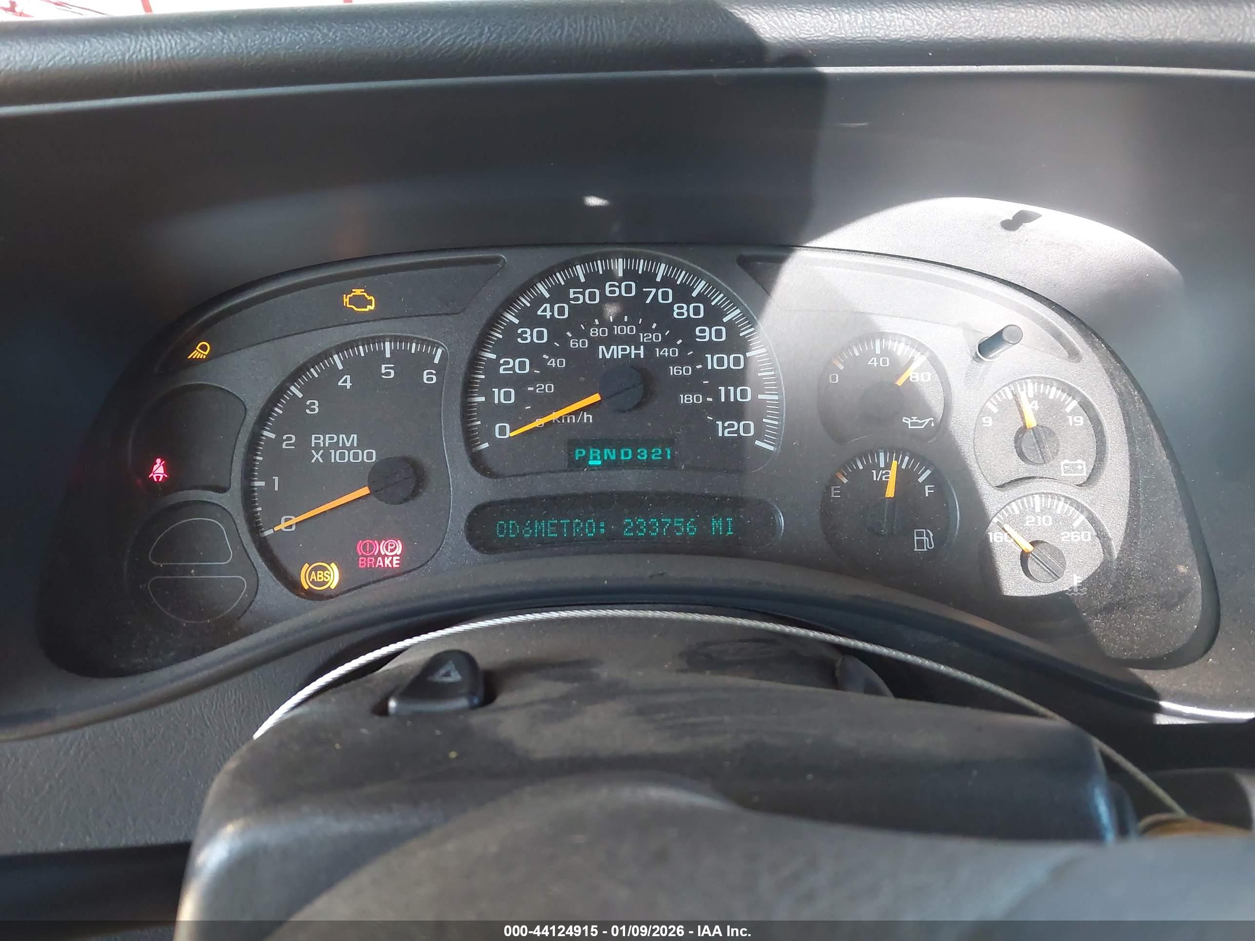CHEVROLET SILVERADO image 7