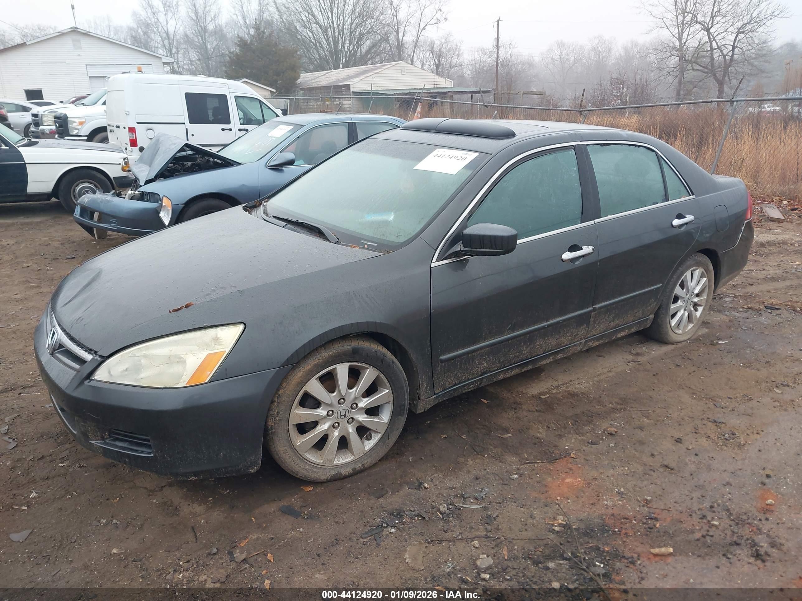 HONDA ACCORD image 2