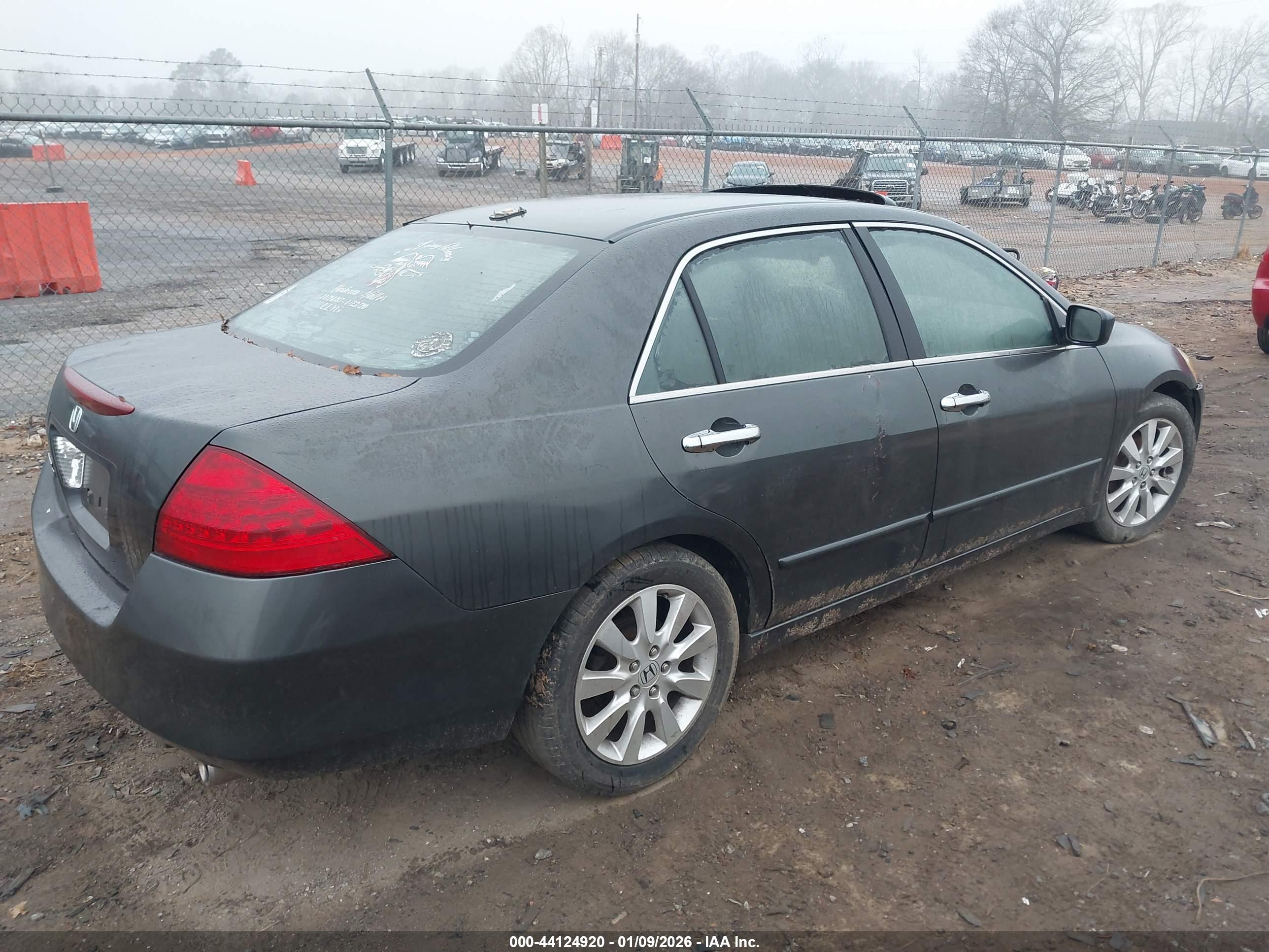 HONDA ACCORD image 4