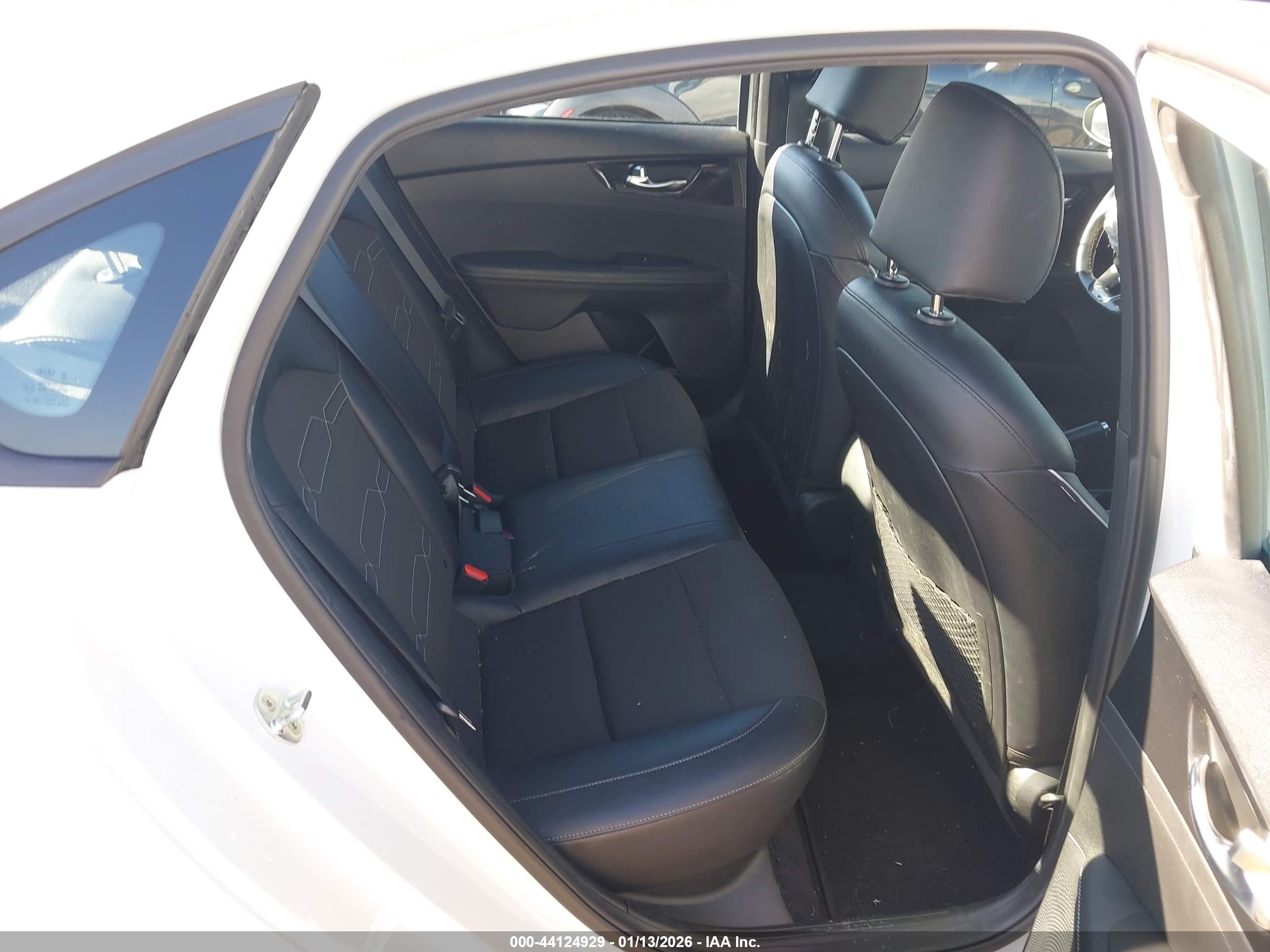 KIA FORTE image 8