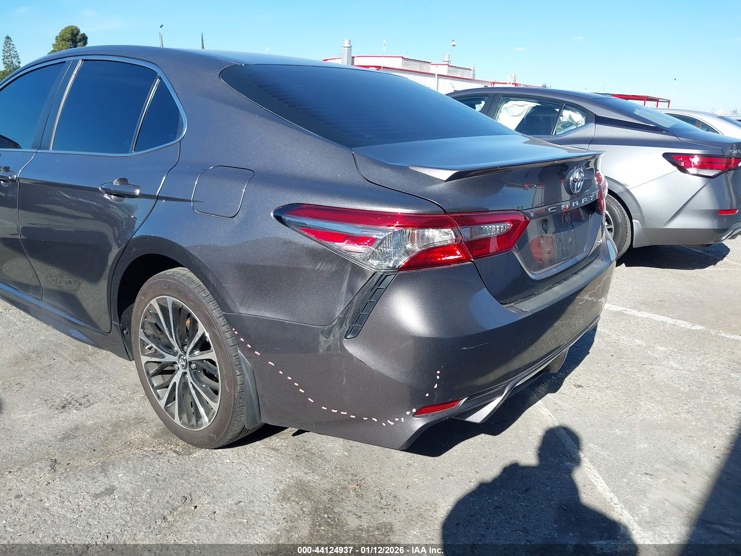 TOYOTA CAMRY image 6