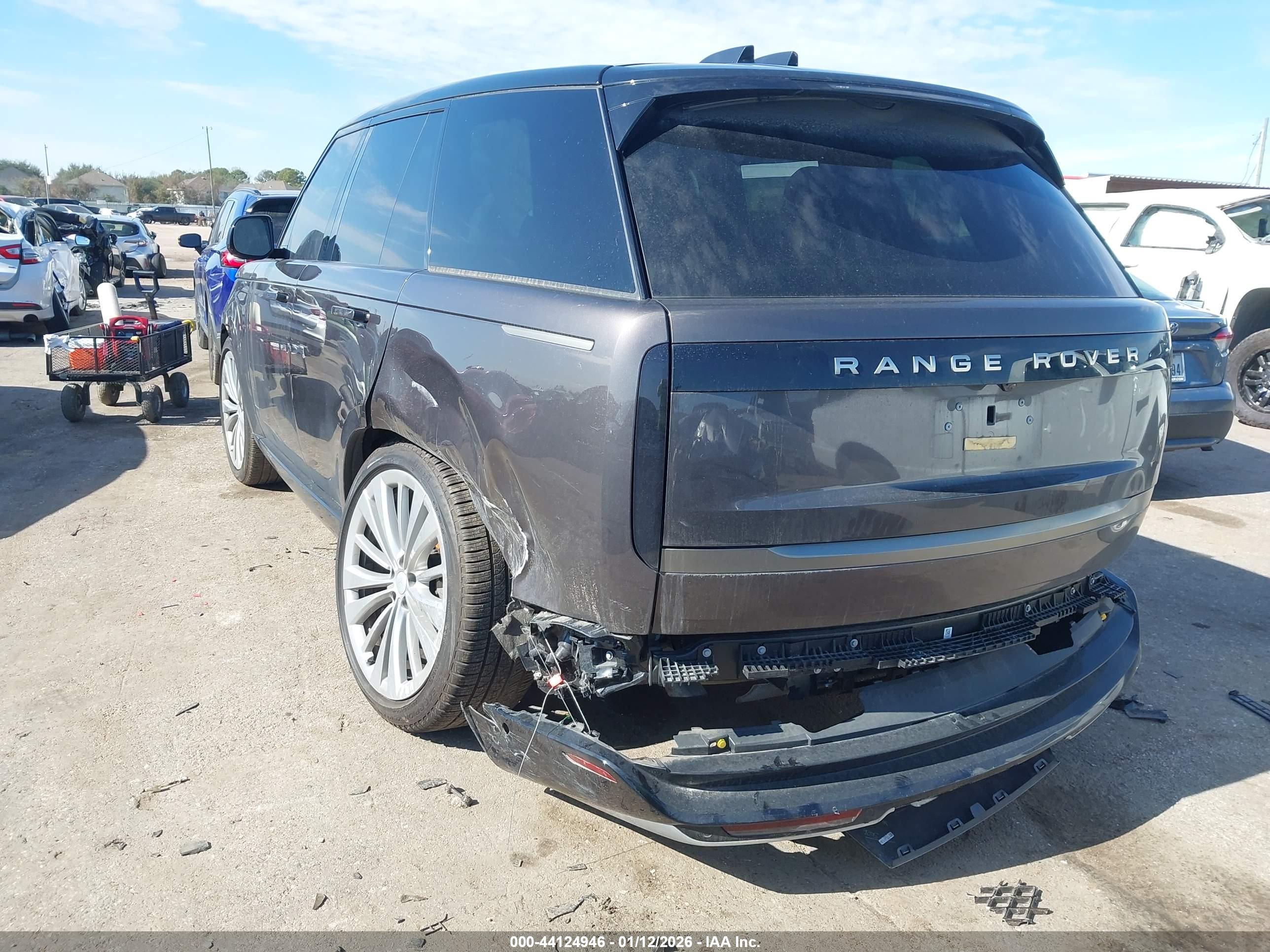 LAND ROVER image 6