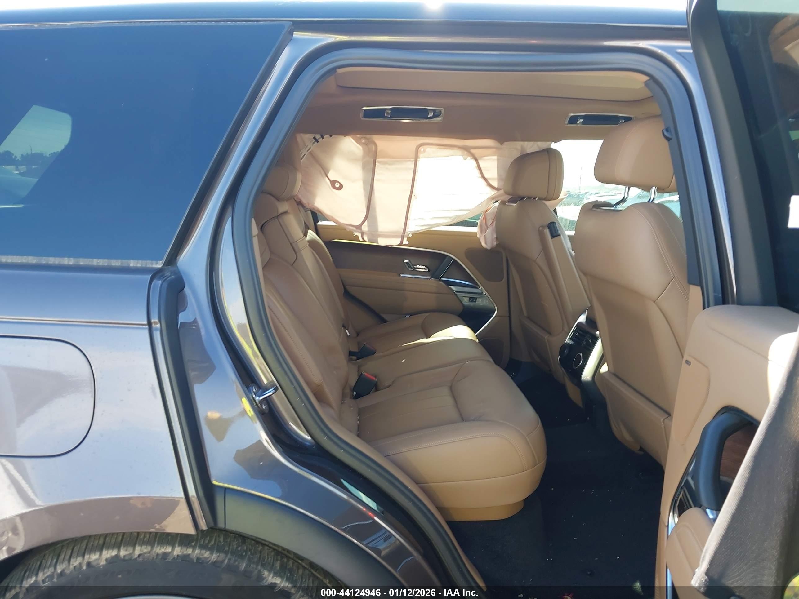 LAND ROVER image 8