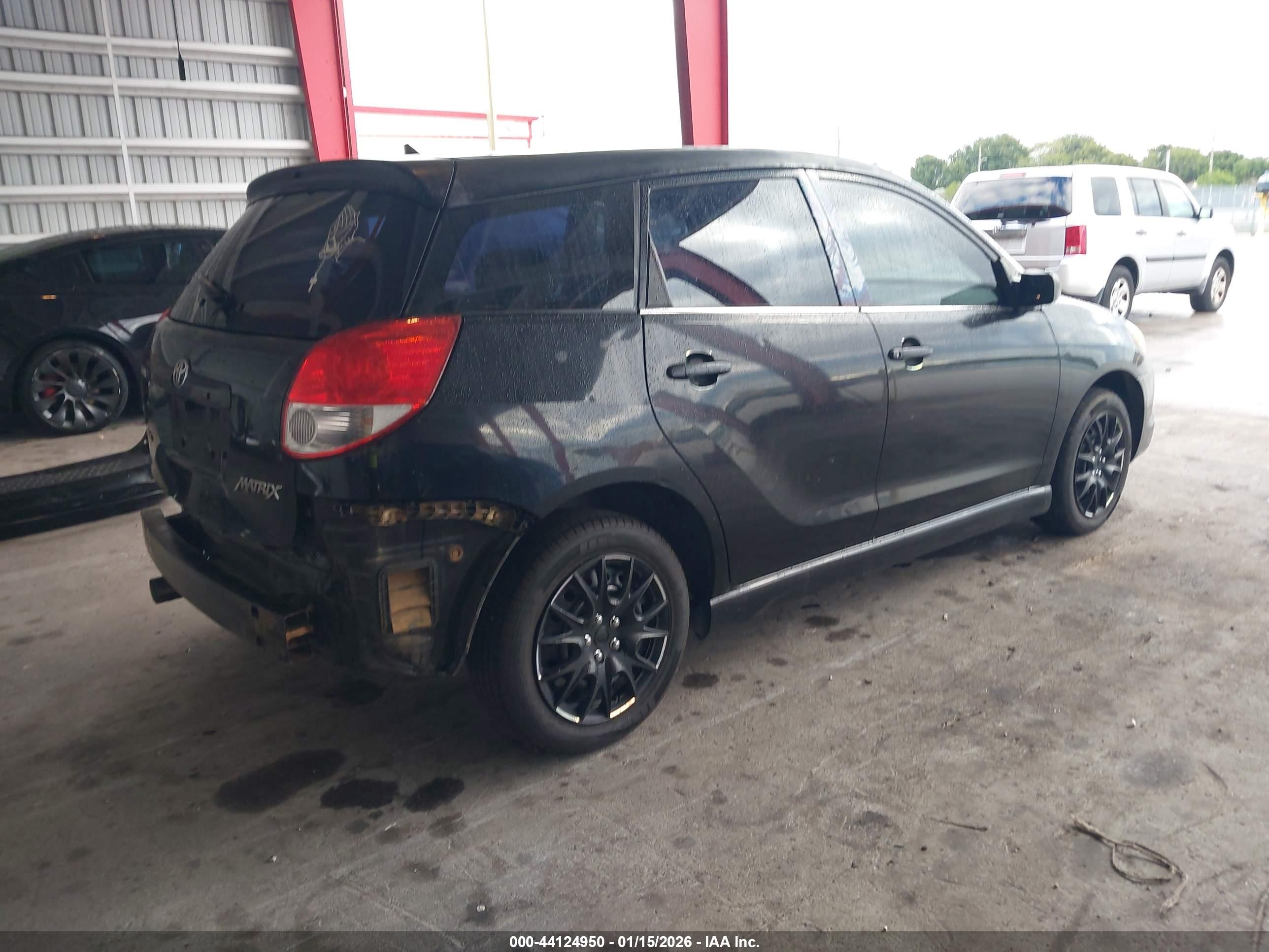 TOYOTA MATRIX image 4