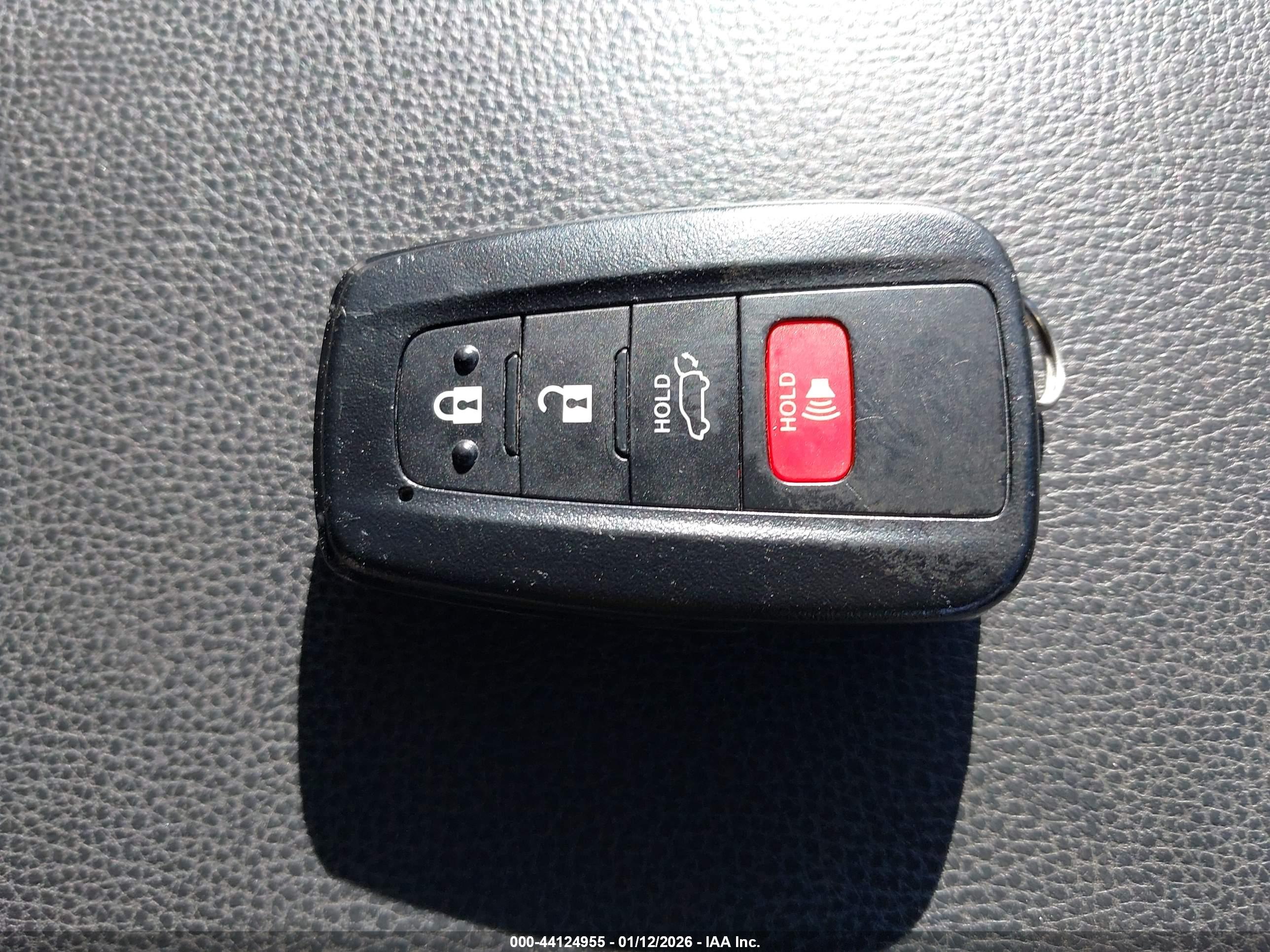 TOYOTA RAV4 image 11