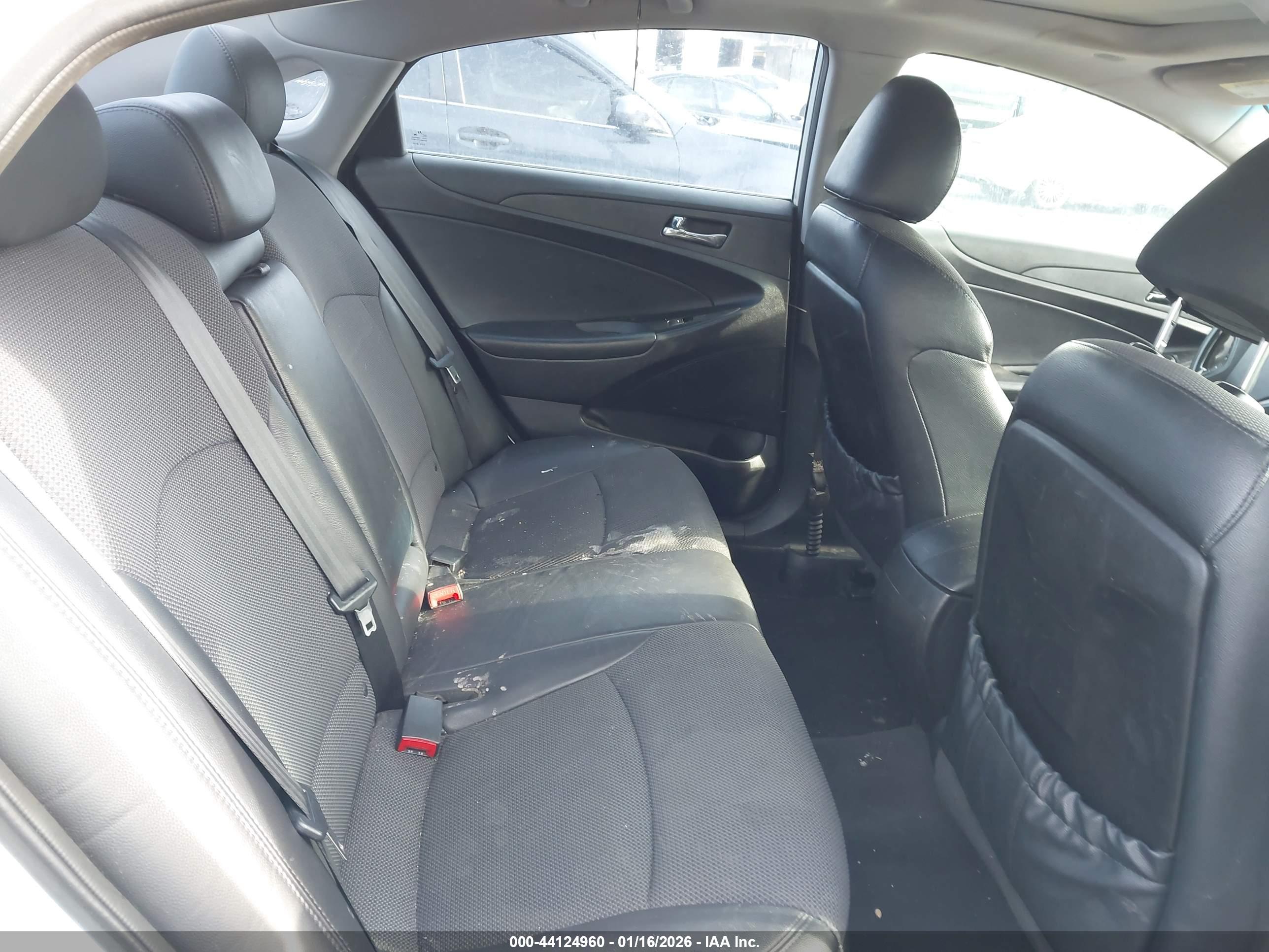 HYUNDAI SONATA image 8