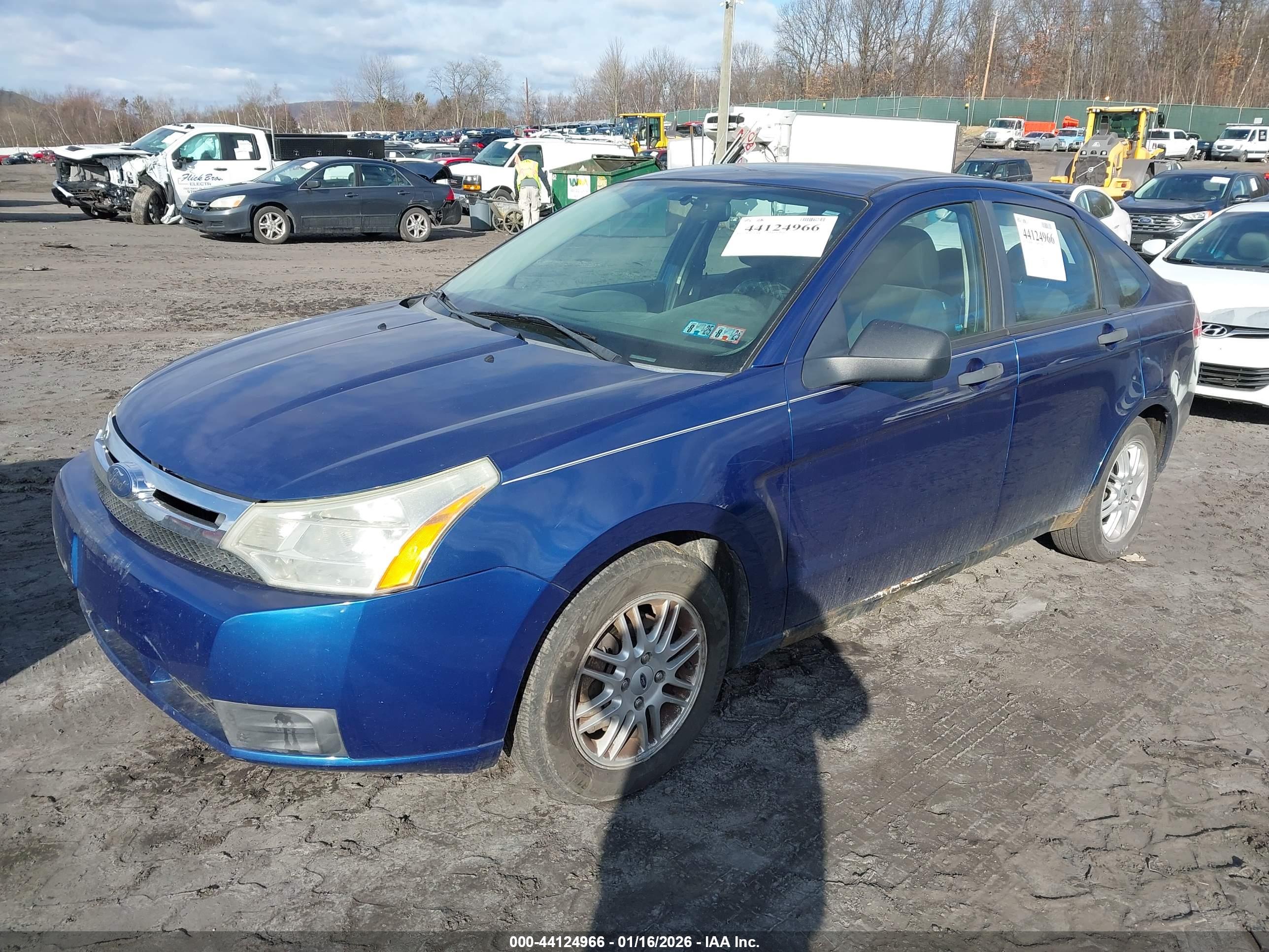 FORD FOCUS image 2