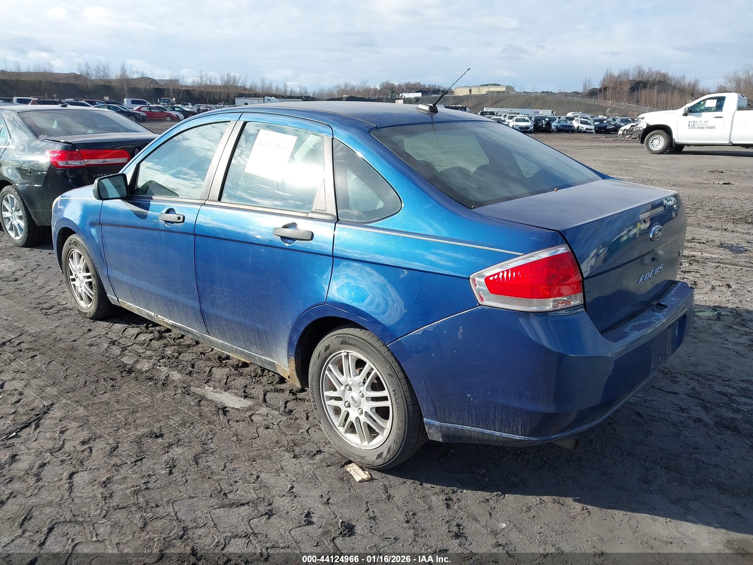 FORD FOCUS image 3