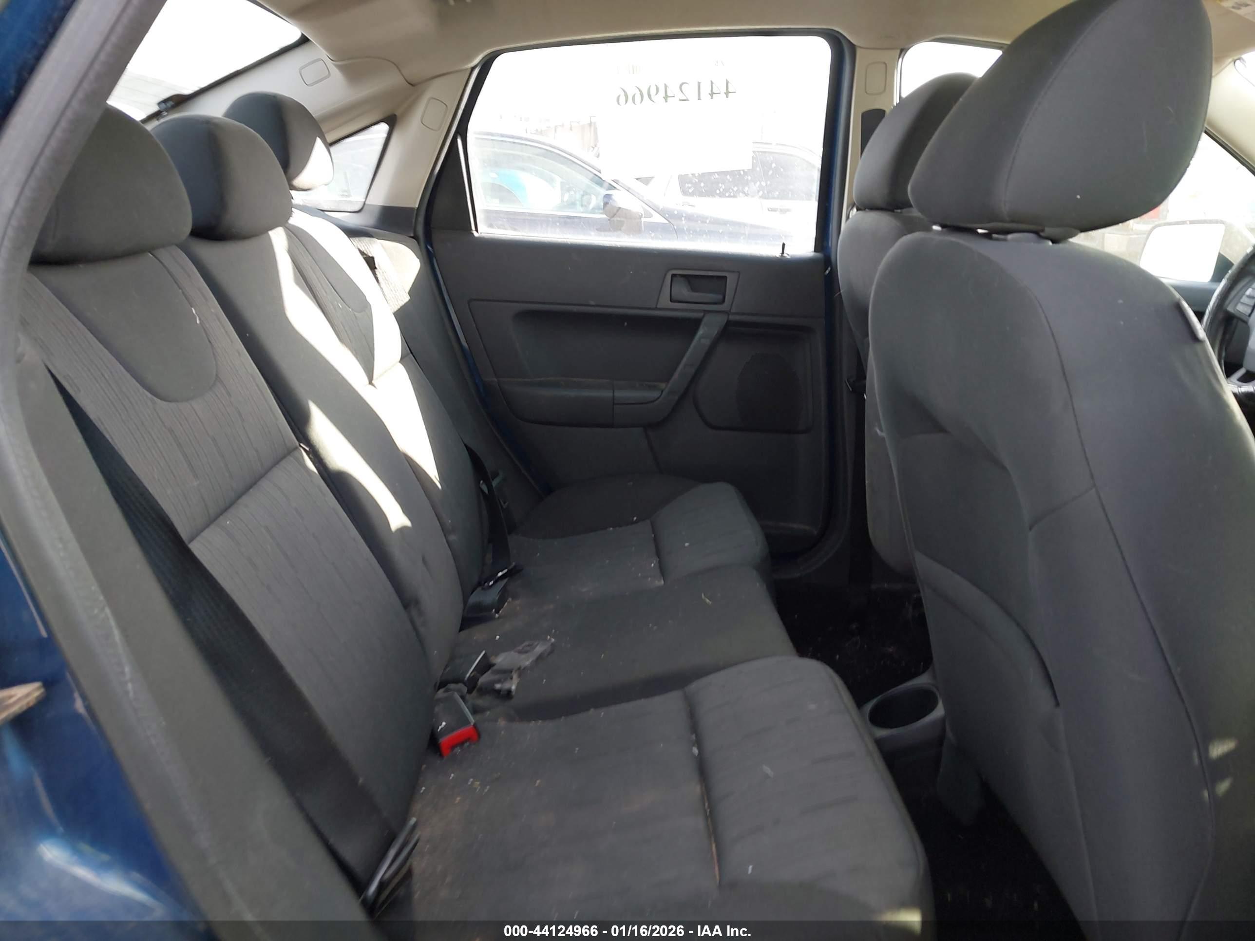 FORD FOCUS image 8