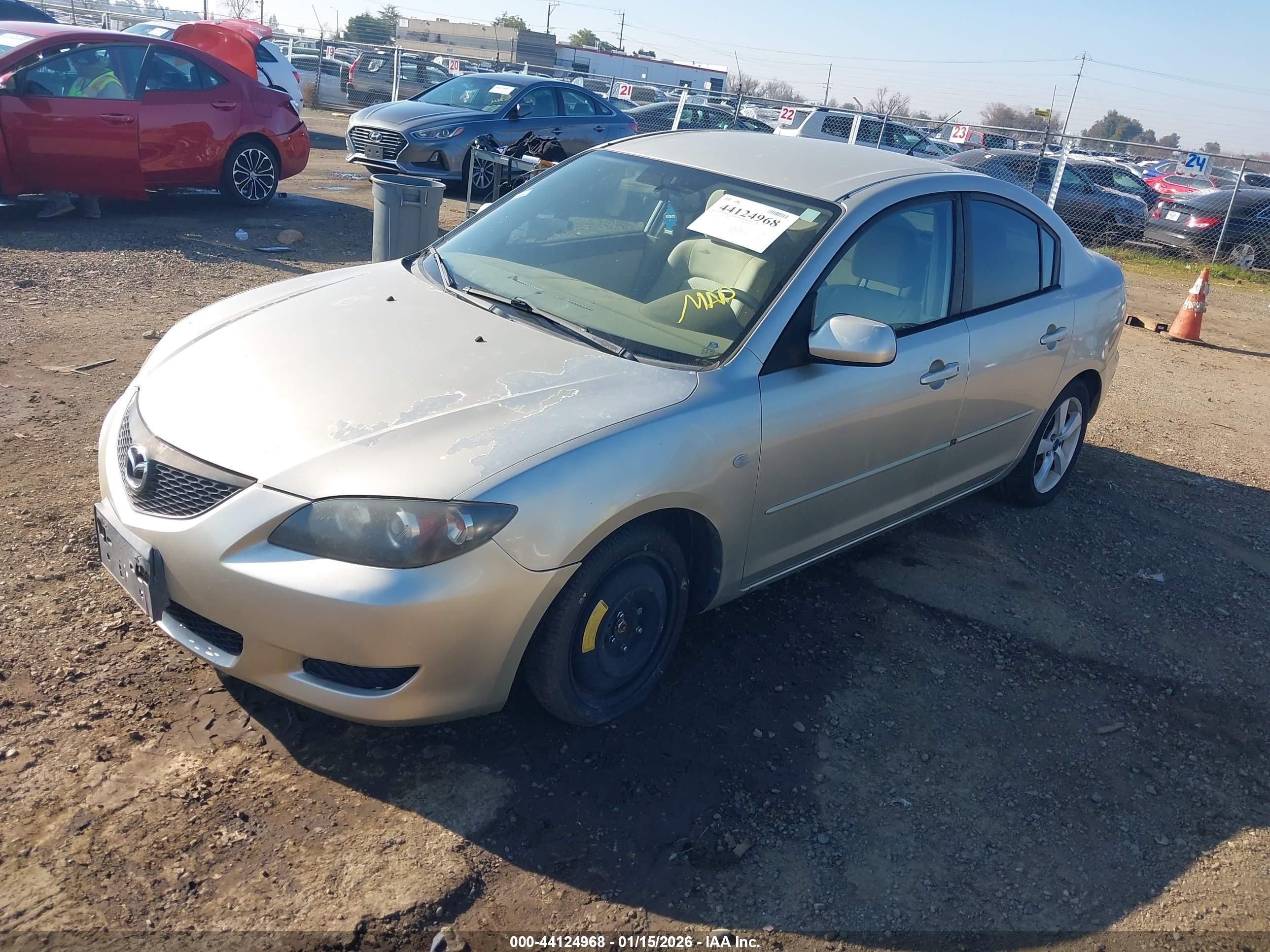 MAZDA MAZDA3 image 2