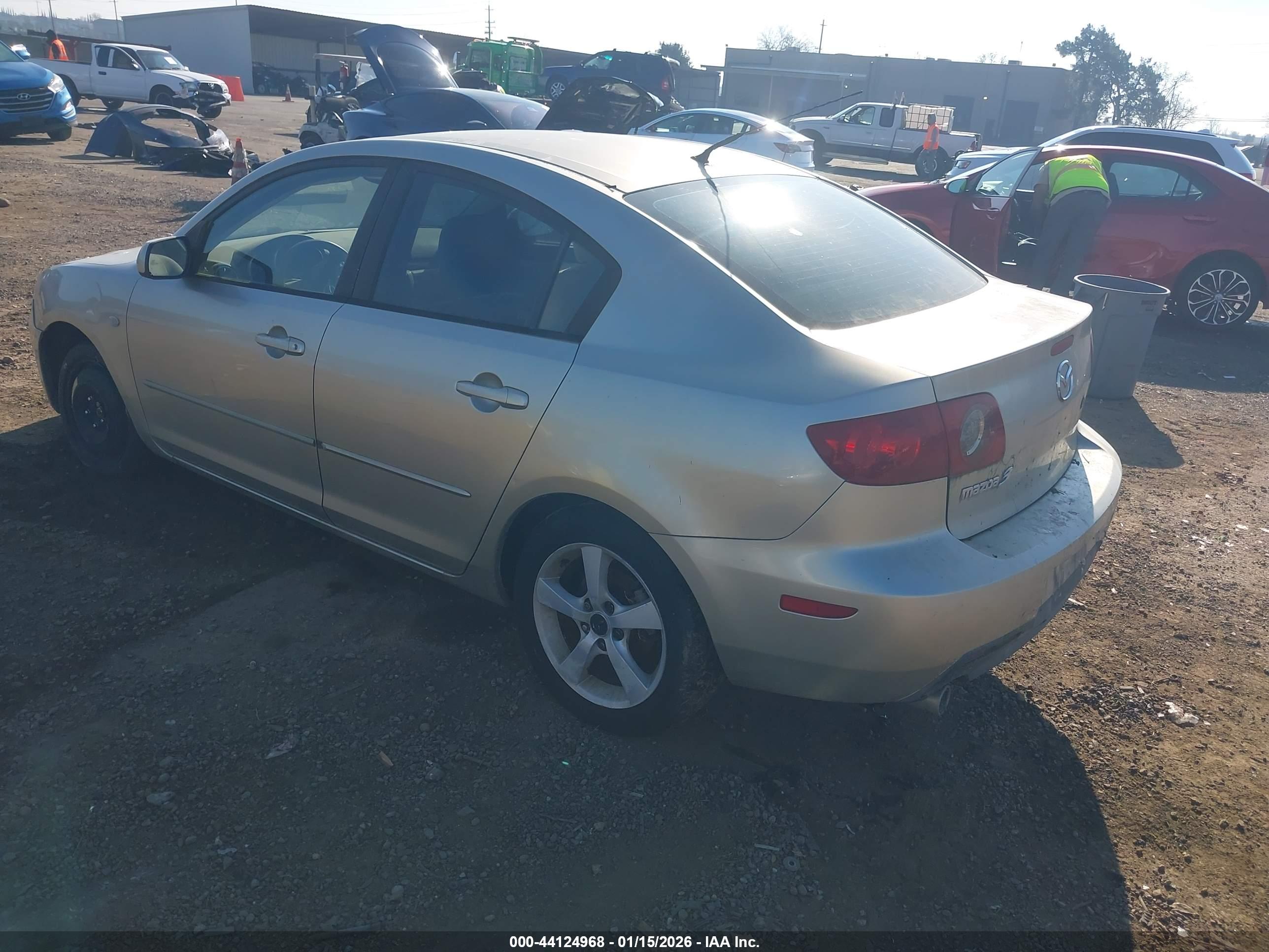 MAZDA MAZDA3 image 3