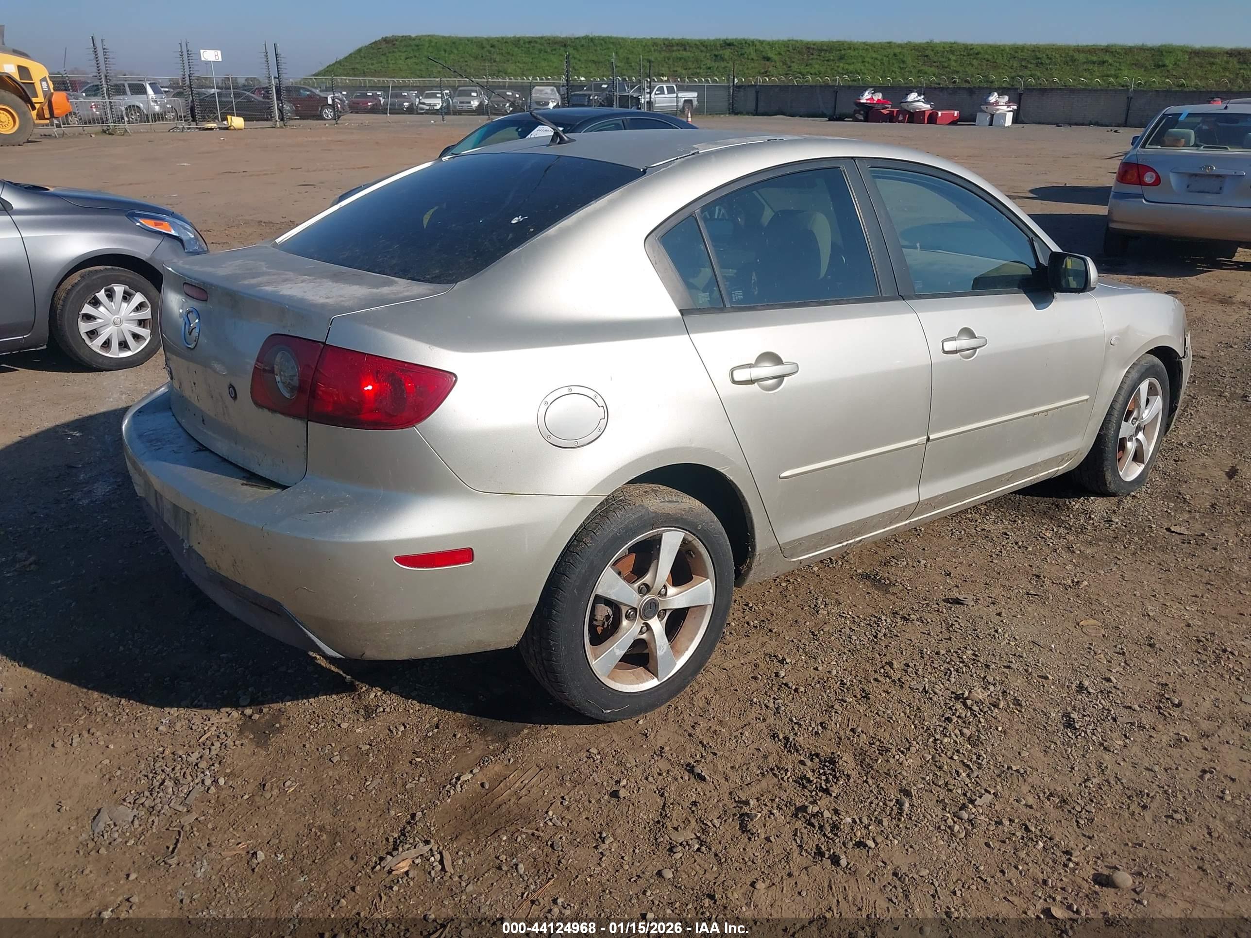 MAZDA MAZDA3 image 4