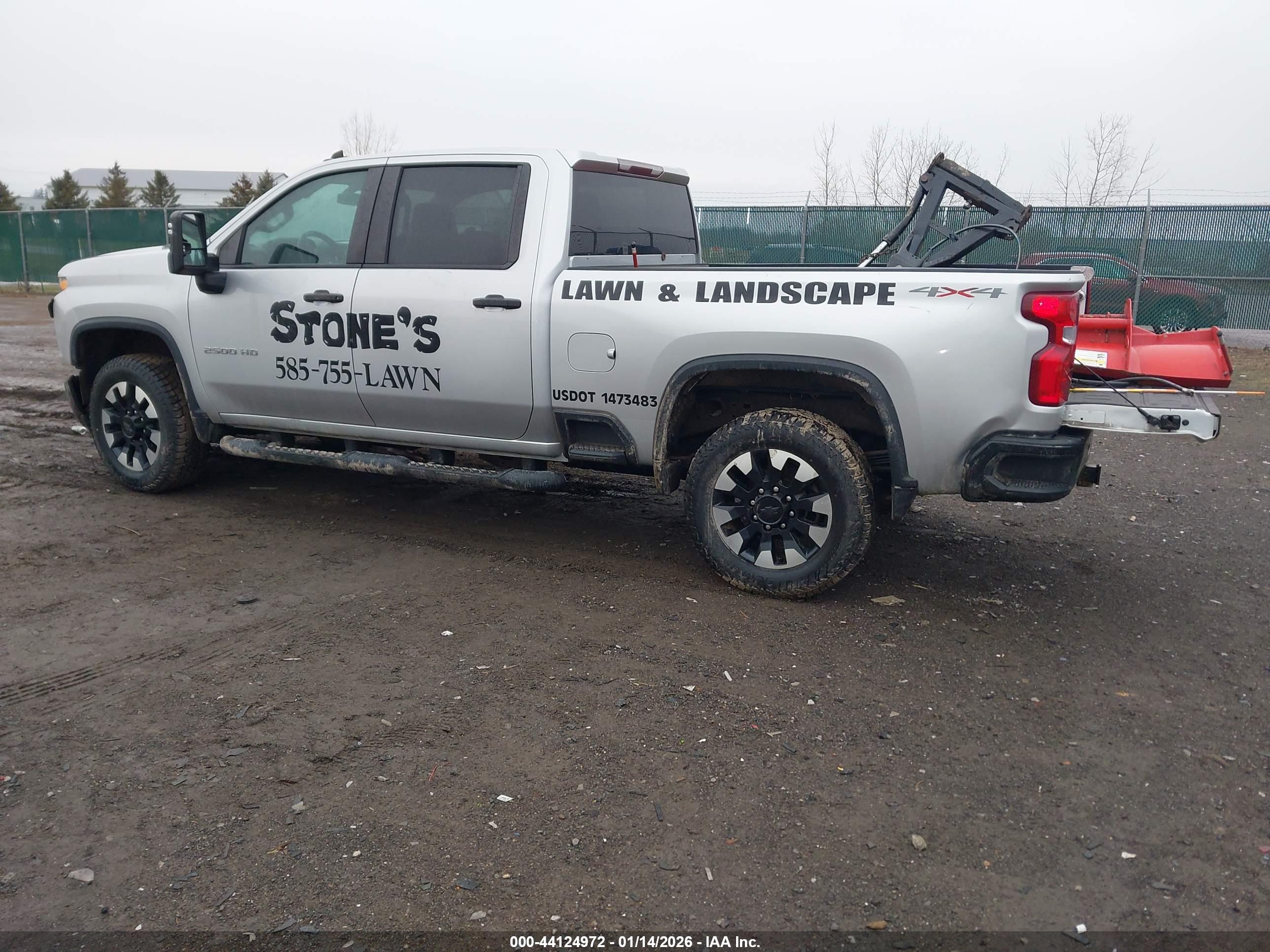 CHEVROLET SILVERADO image 3