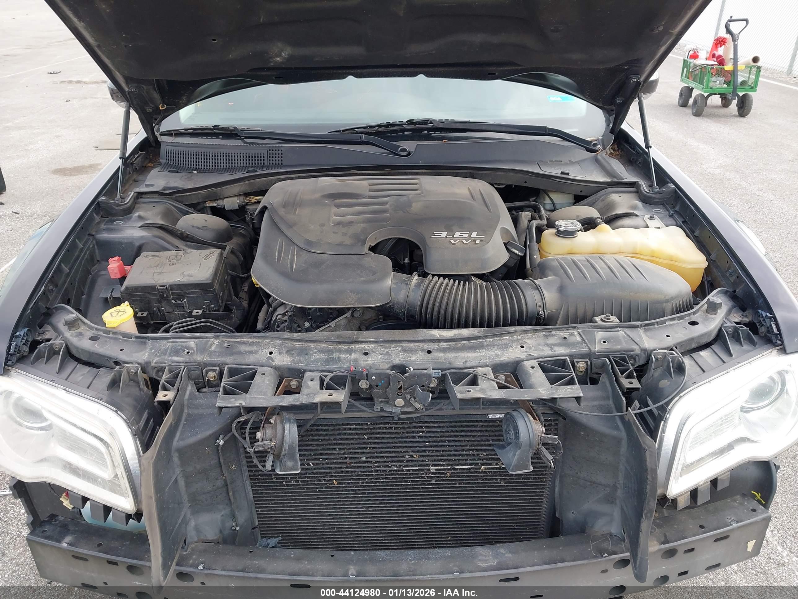 CHRYSLER 300C image 10