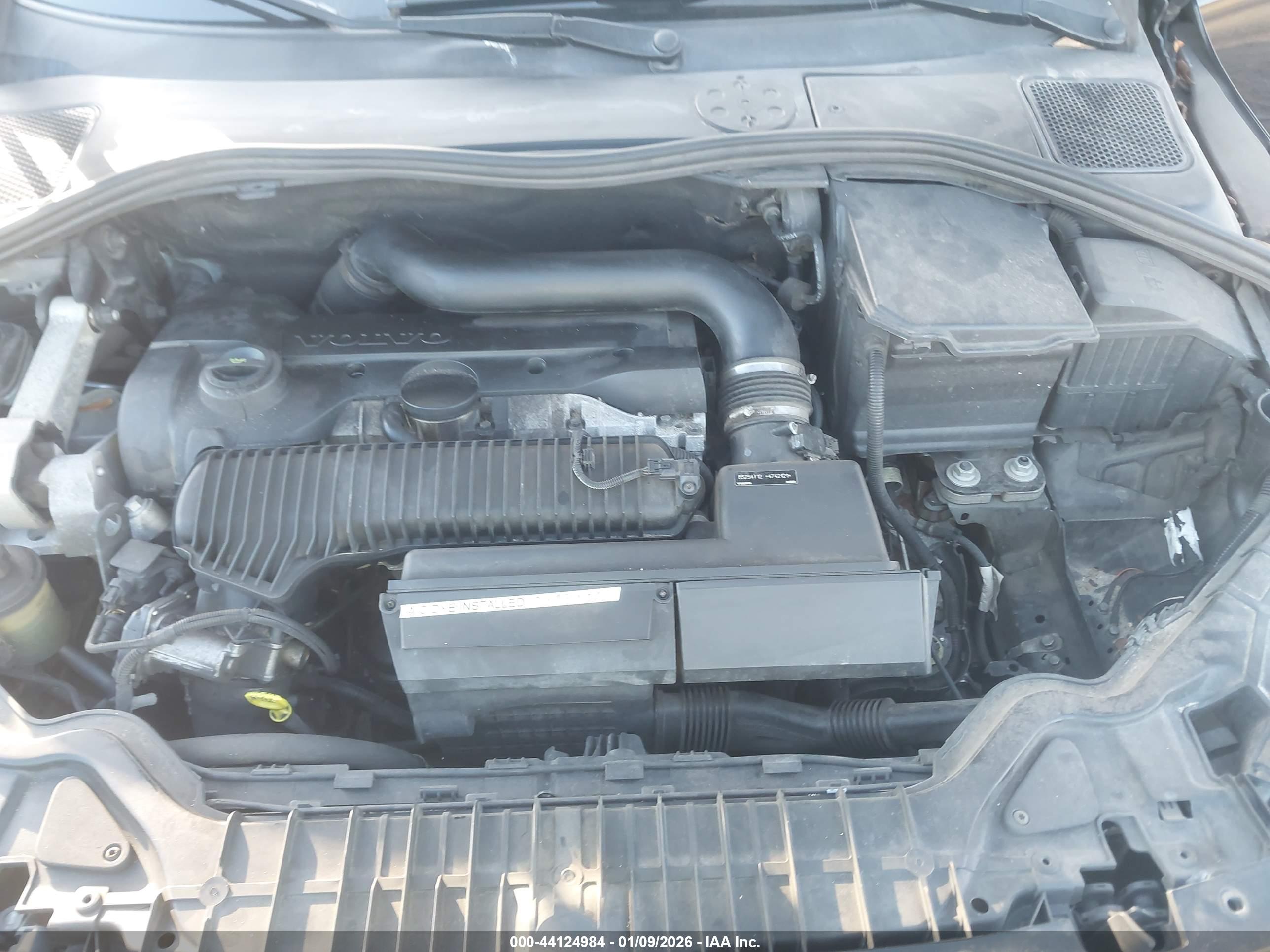 VOLVO V60 image 10