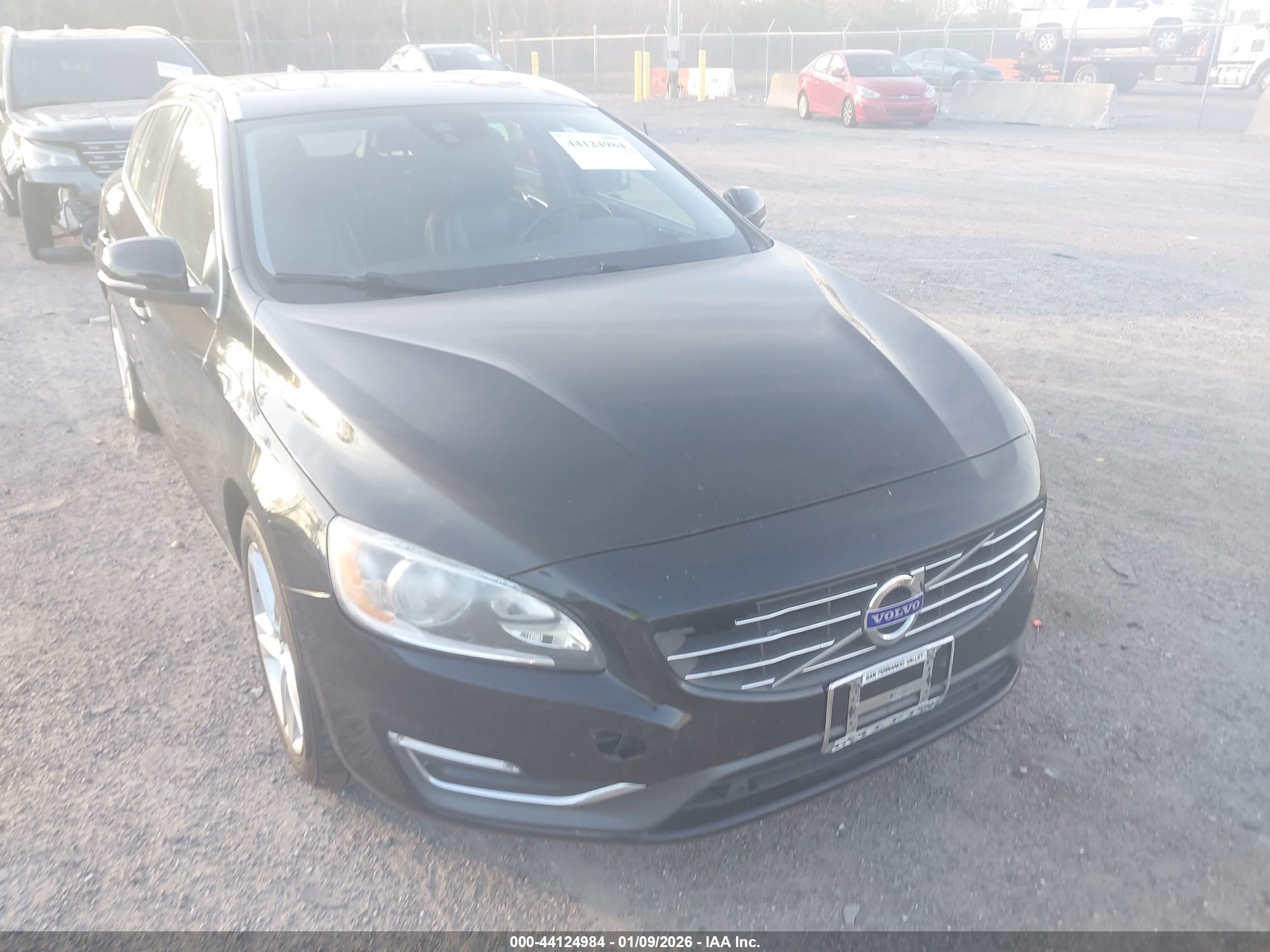 VOLVO V60 image 6