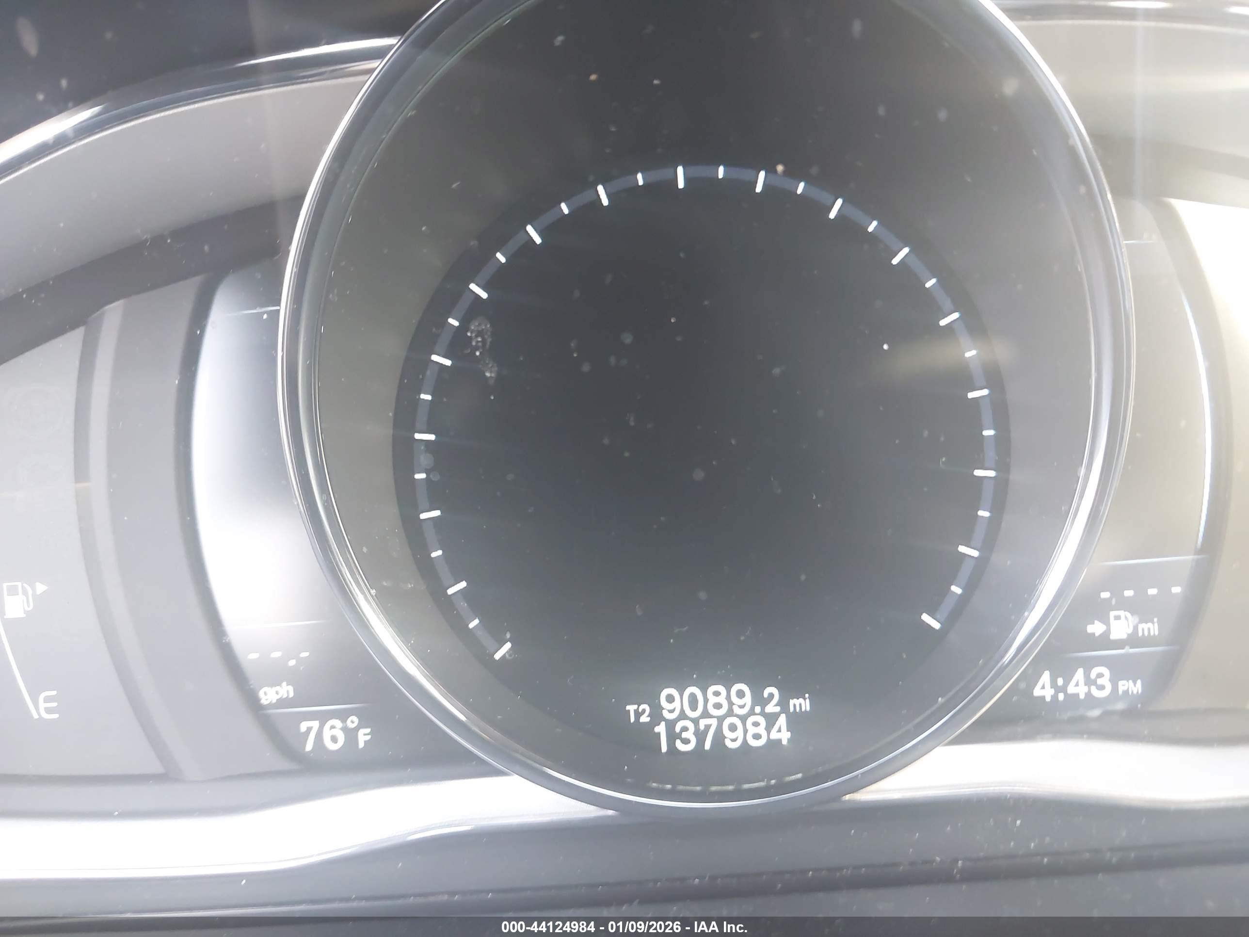VOLVO V60 image 7