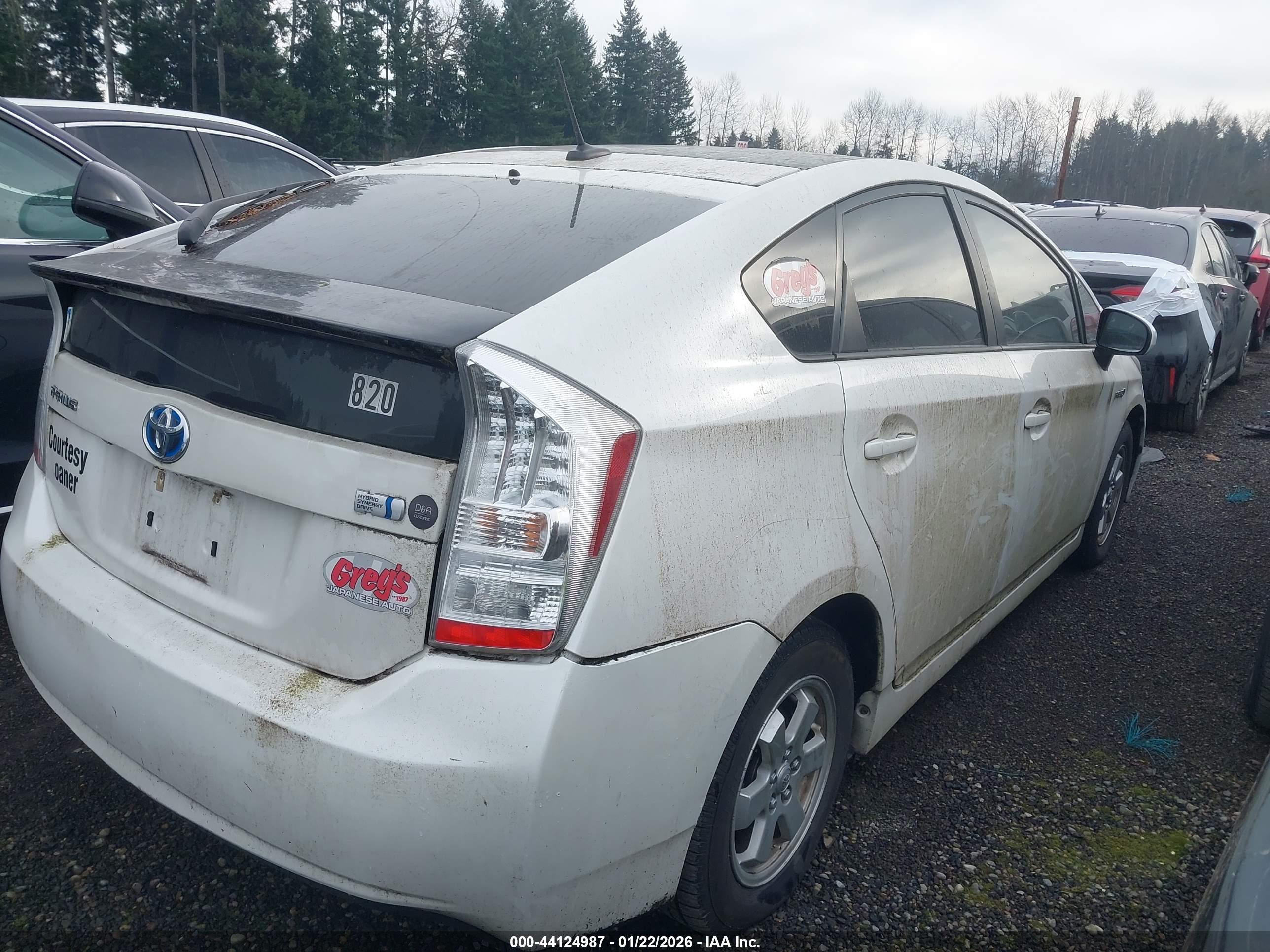 TOYOTA PRIUS image 4