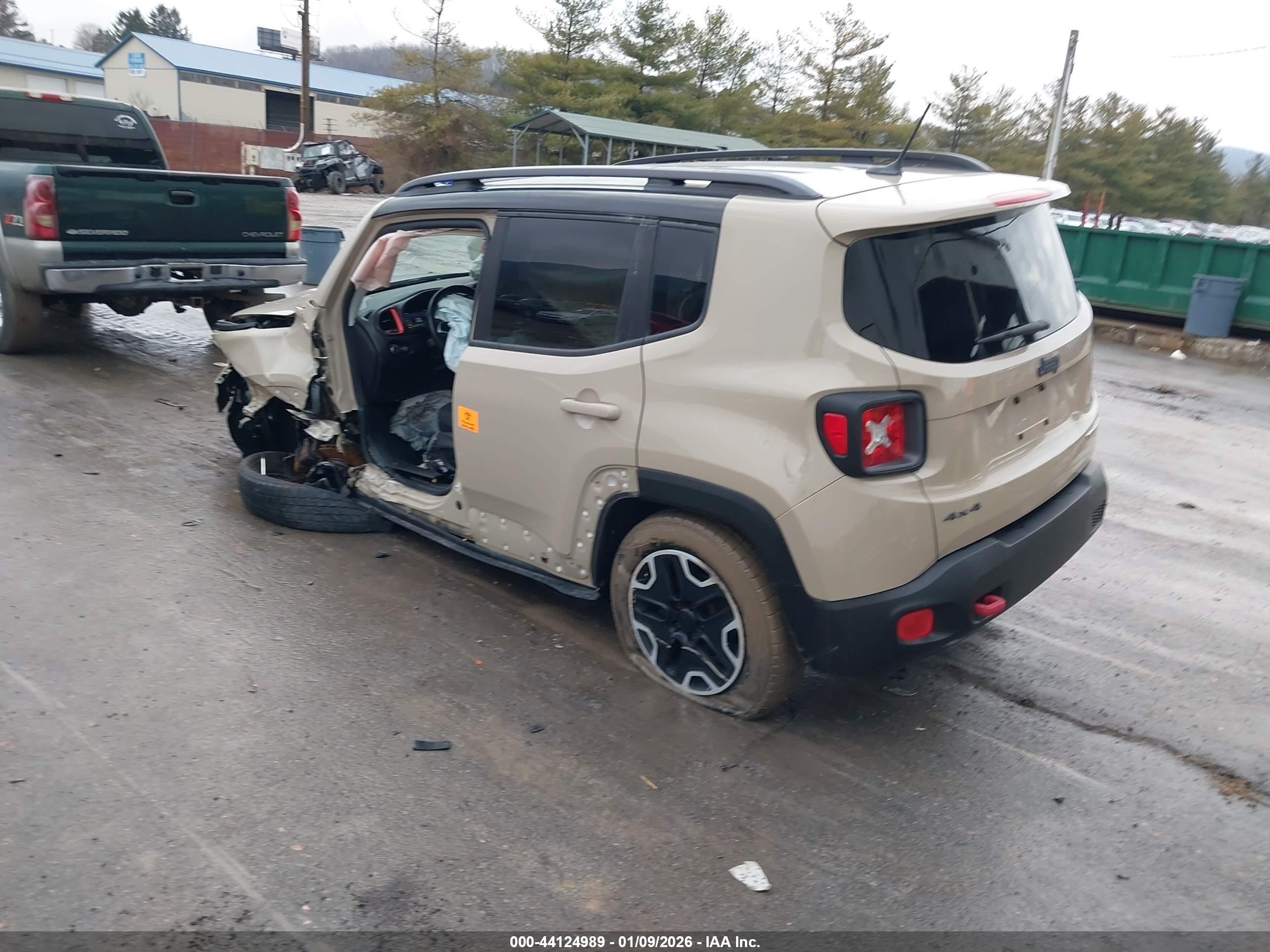JEEP RENEGADE image 3