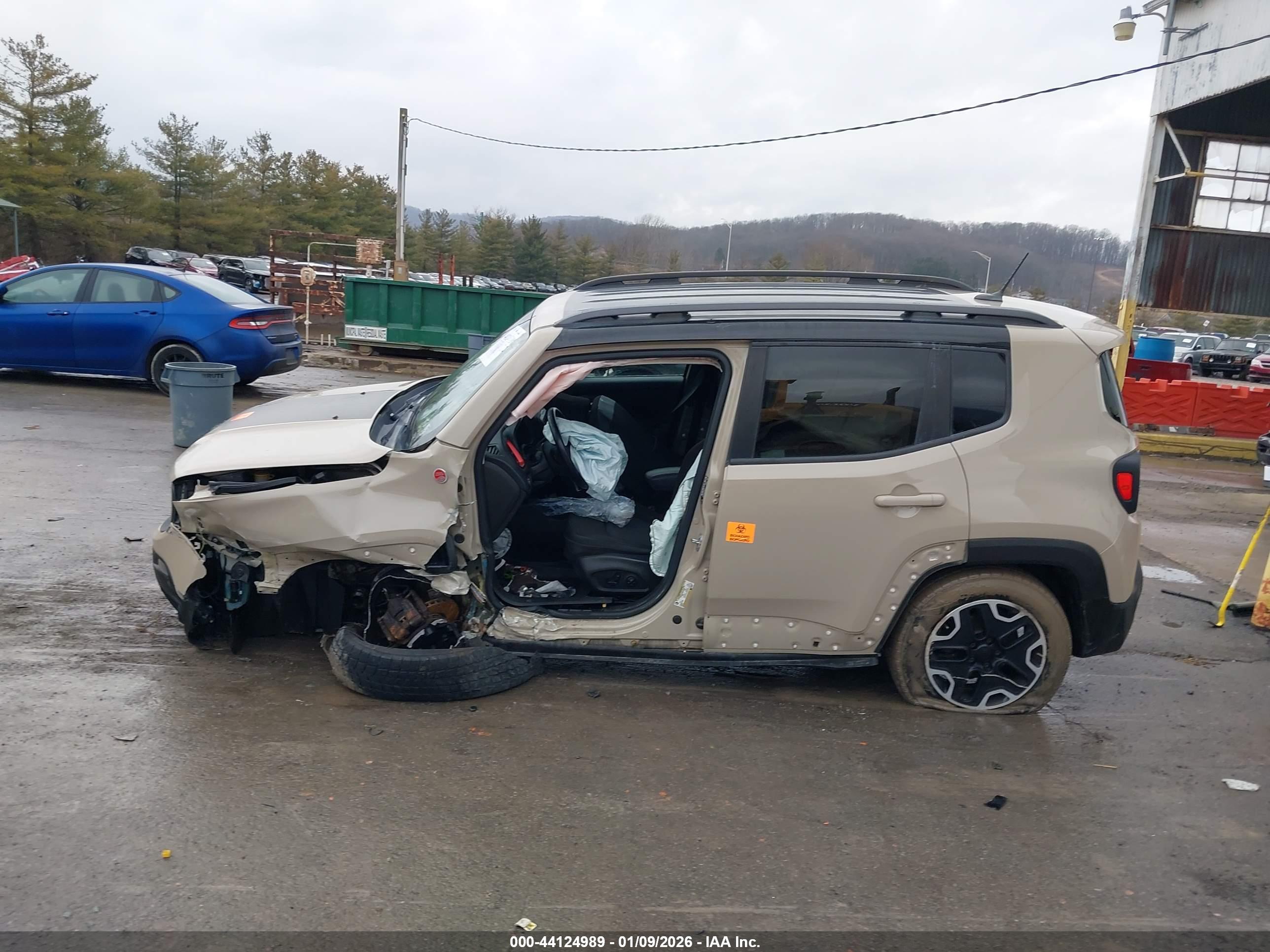 JEEP RENEGADE image 6
