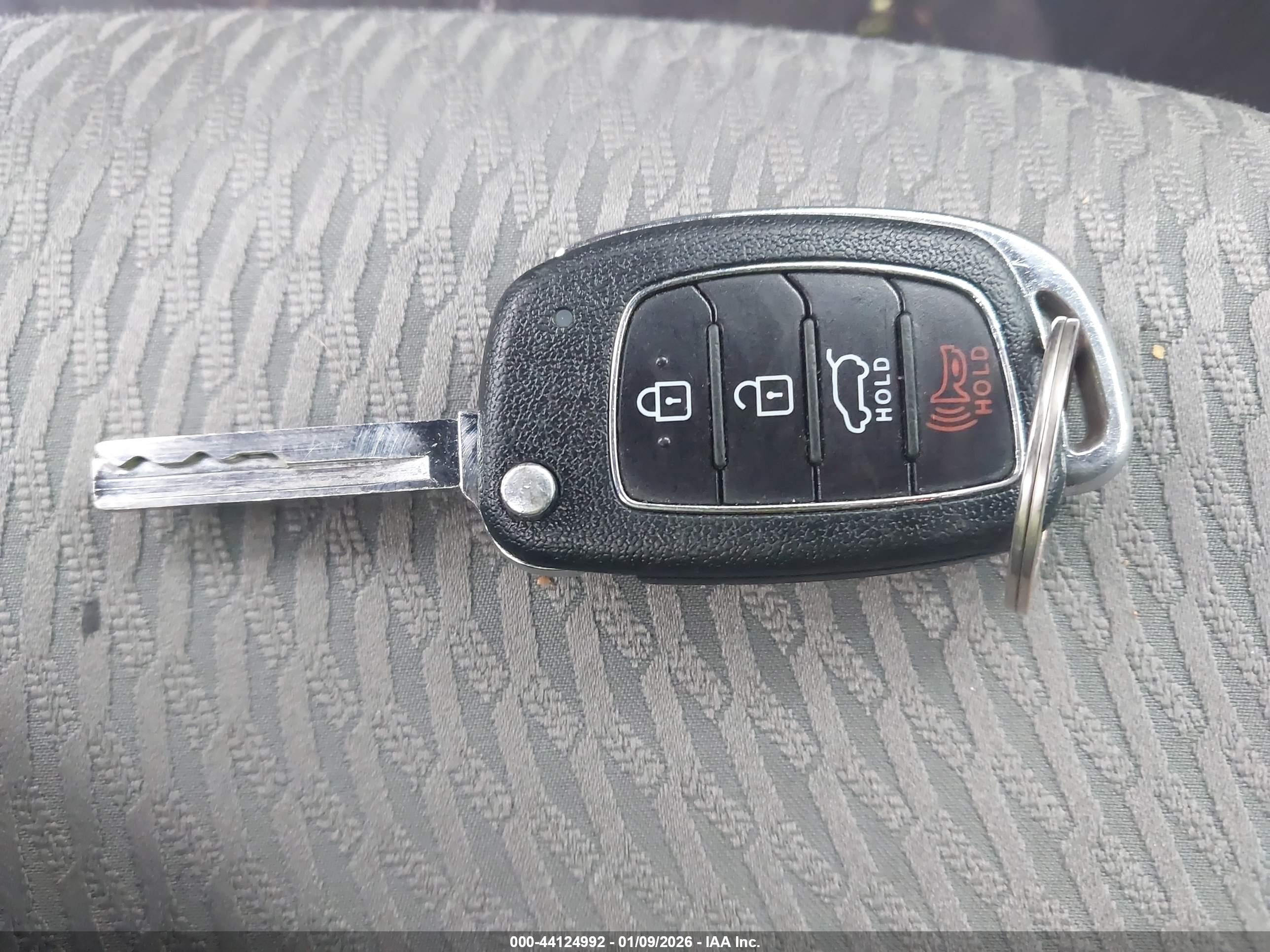 HYUNDAI SANTA image 11