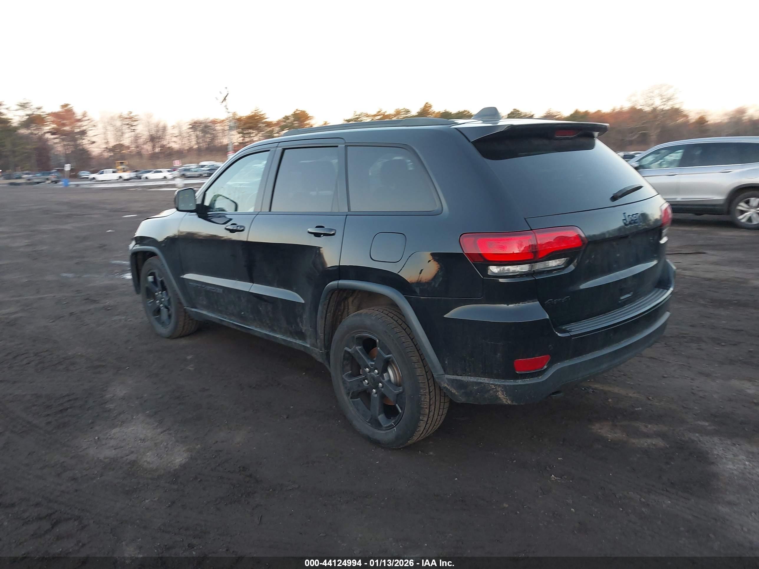 JEEP GRAND image 3